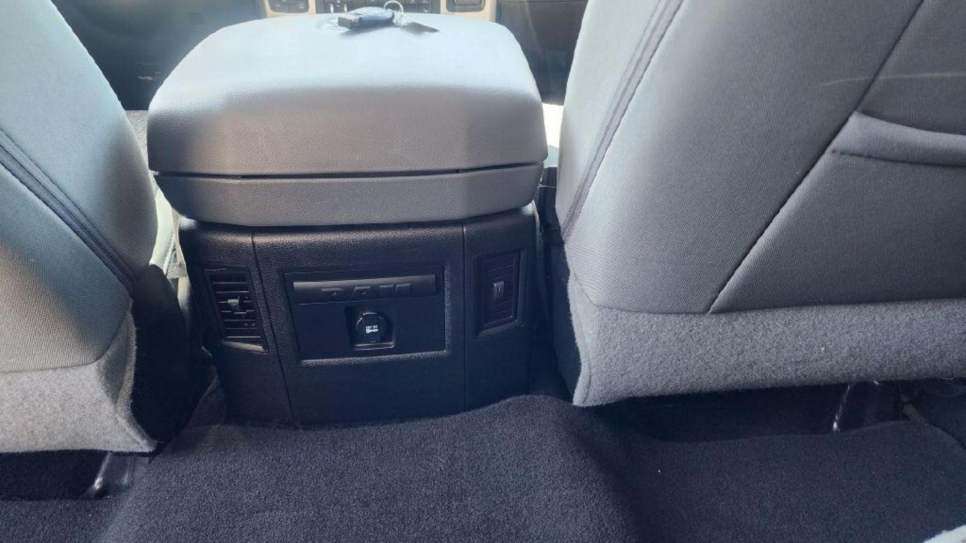2016 BURGUN RAM 1500 SLT - 4WD (3C6RR7LT7GG) with an 5.7L engine, Automatic transmission, located at 101 S. Halleck St., DeMotte, 46310, (219) 987-2922, 41.202343, -87.198189 - Photo#23