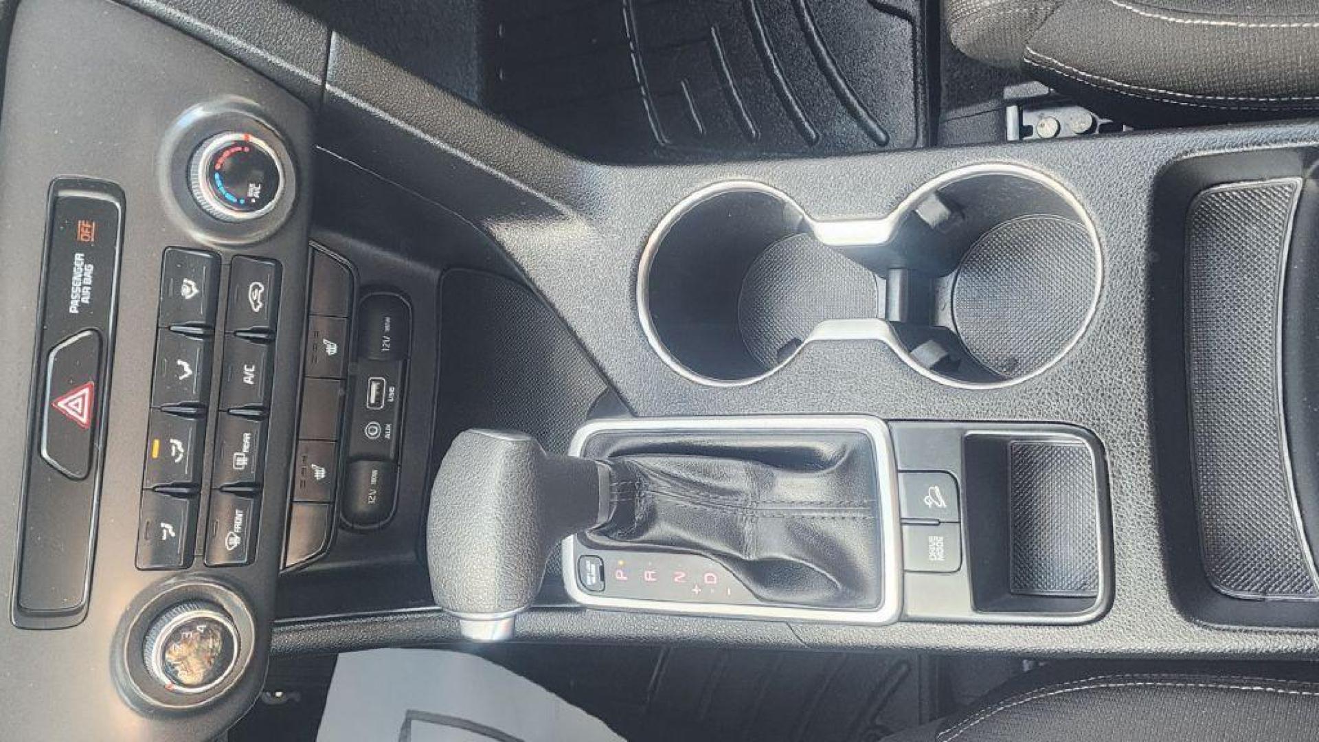2017 GRAY KIA SPORTAGE LX - FWD (KNDPM3AC2H7) with an 2.4L engine, Automatic transmission, located at 101 S. Halleck St., DeMotte, 46310, (219) 987-2922, 41.202343, -87.198189 - Photo#12