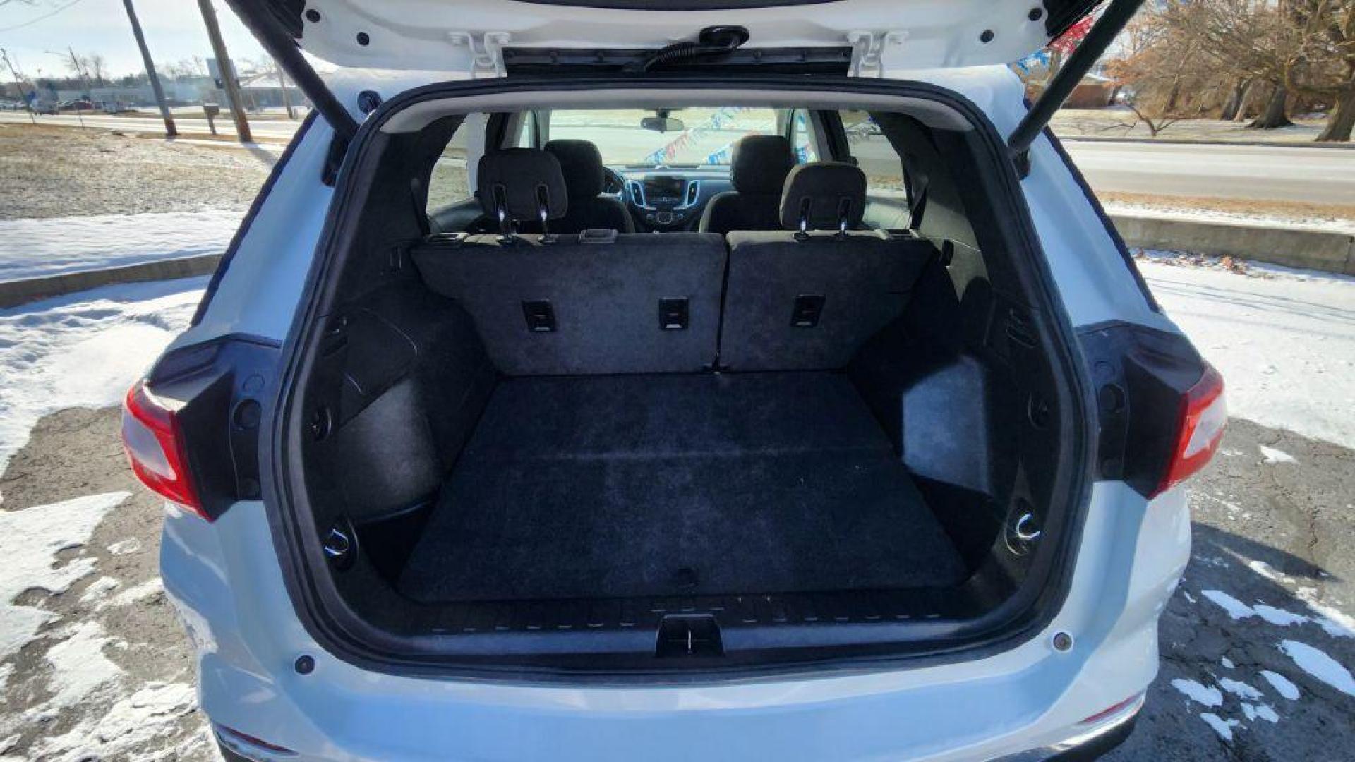 2018 WHITE CHEVROLET EQUINOX LT - AWD (2GNAXTEX5J6) with an 2.0L engine, Automatic transmission, located at 101 S. Halleck St., DeMotte, 46310, (219) 987-2922, 41.202343, -87.198189 - Photo#20
