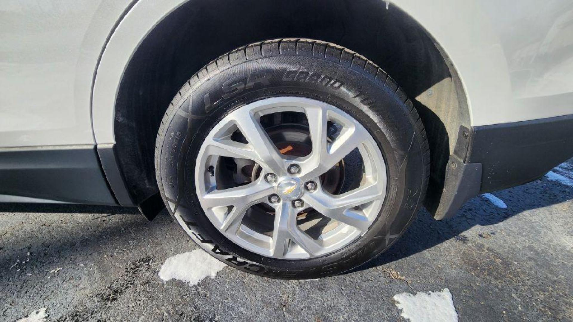 2018 WHITE CHEVROLET EQUINOX LT - AWD (2GNAXTEX5J6) with an 2.0L engine, Automatic transmission, located at 101 S. Halleck St., DeMotte, 46310, (219) 987-2922, 41.202343, -87.198189 - Photo#22