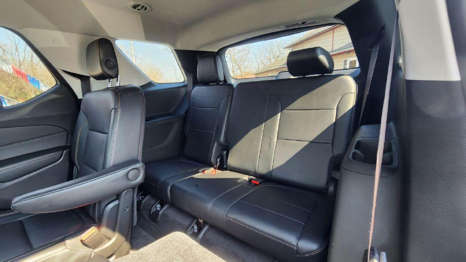 2018 GRAY CHEVROLET TRAVERSE LT (1GNERHKW6JJ) with an 3.6L engine, Automatic transmission, located at 101 S. Halleck St., DeMotte, 46310, (219) 987-2922, 41.202343, -87.198189 - Photo#6