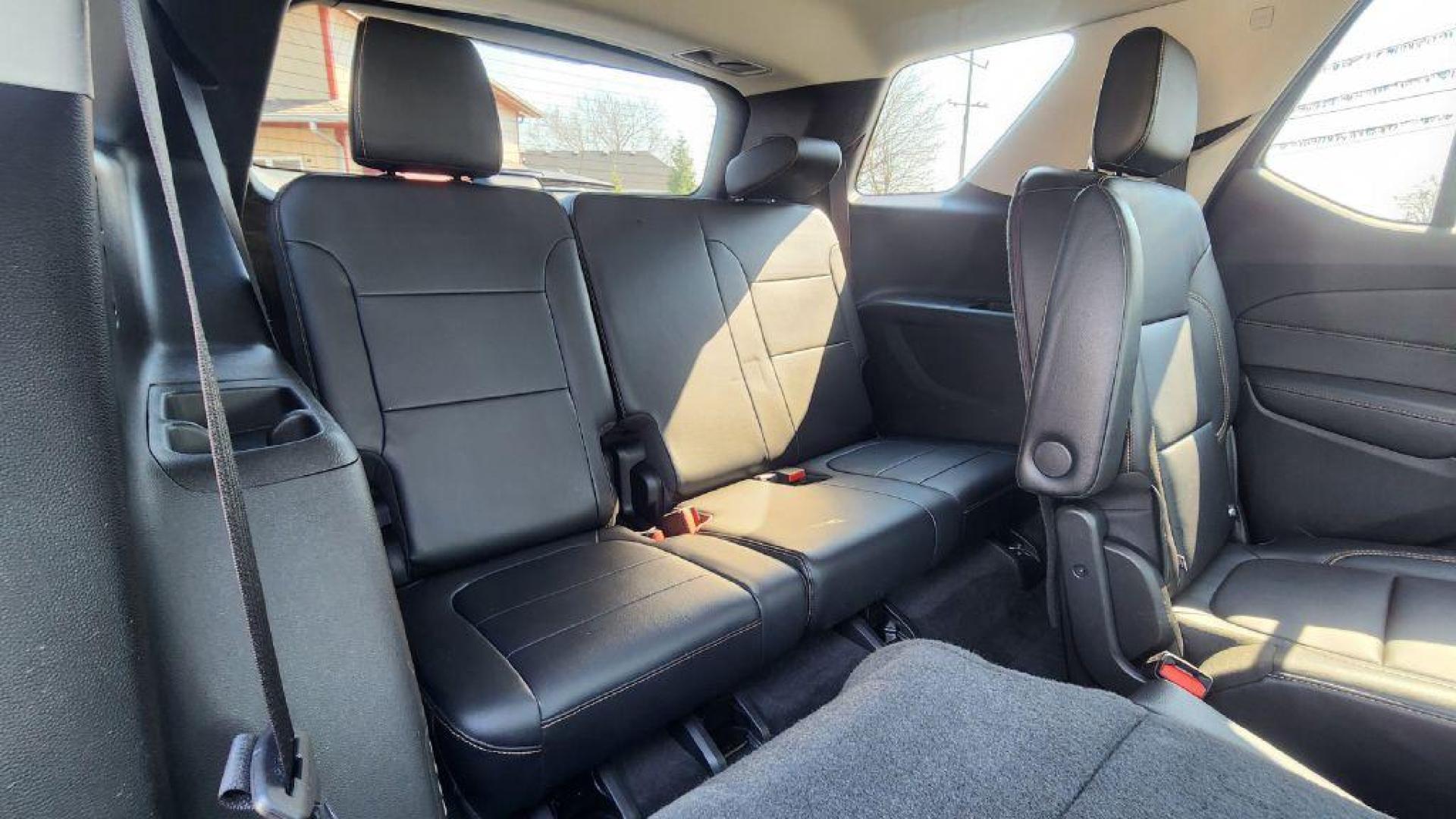 2018 GRAY CHEVROLET TRAVERSE LT (1GNERHKW6JJ) with an 3.6L engine, Automatic transmission, located at 101 S. Halleck St., DeMotte, 46310, (219) 987-2922, 41.202343, -87.198189 - Photo#7