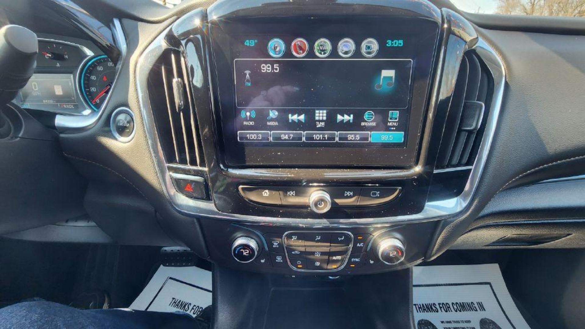 2018 GRAY CHEVROLET TRAVERSE LT (1GNERHKW6JJ) with an 3.6L engine, Automatic transmission, located at 101 S. Halleck St., DeMotte, 46310, (219) 987-2922, 41.202343, -87.198189 - Photo#14