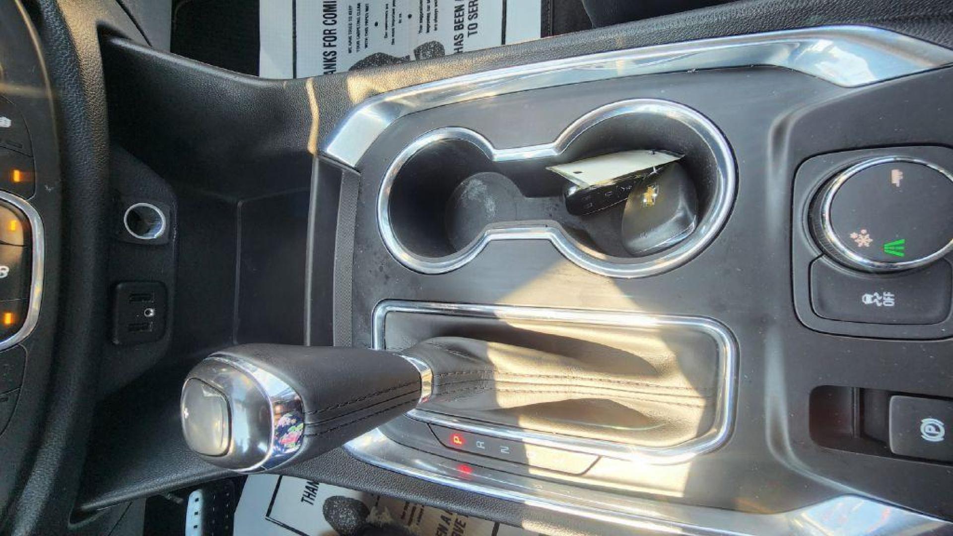 2018 GRAY CHEVROLET TRAVERSE LT (1GNERHKW6JJ) with an 3.6L engine, Automatic transmission, located at 101 S. Halleck St., DeMotte, 46310, (219) 987-2922, 41.202343, -87.198189 - Photo#16