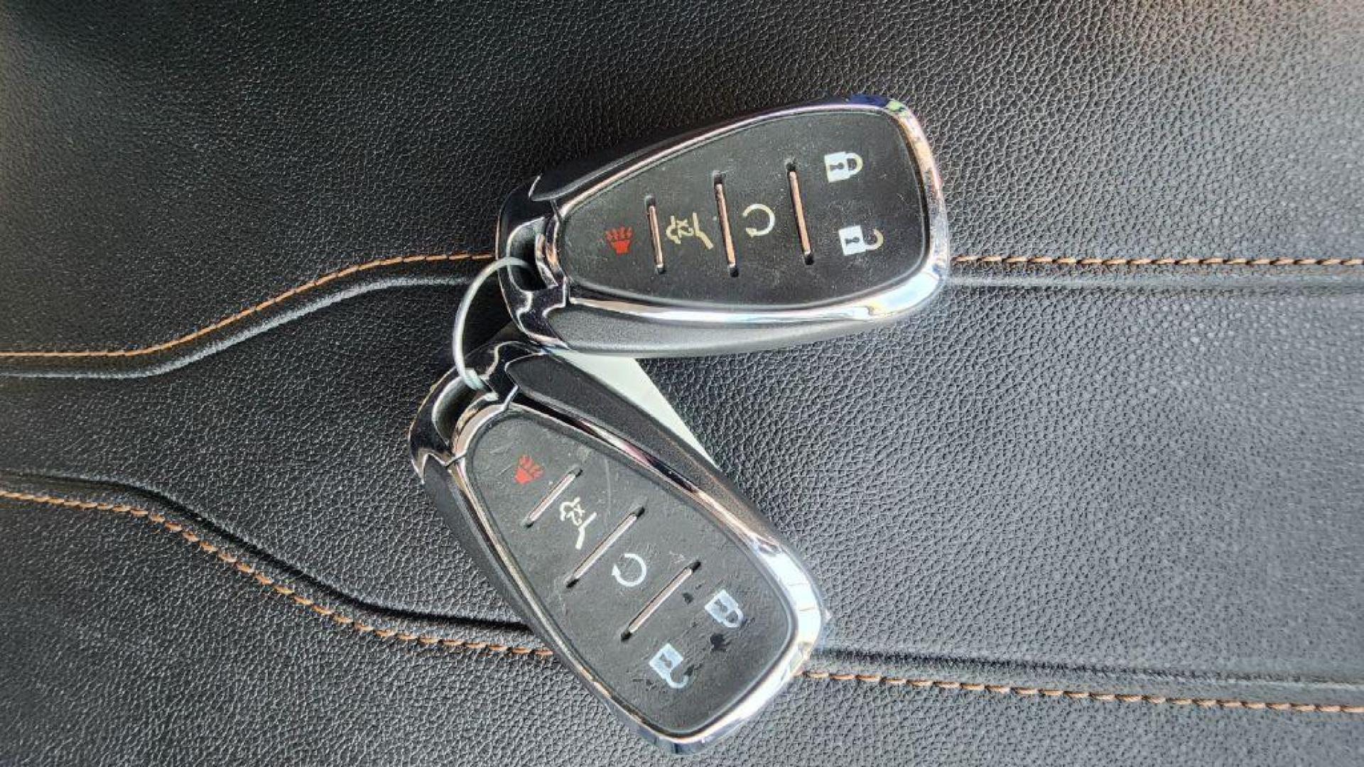 2018 GRAY CHEVROLET TRAVERSE LT (1GNERHKW6JJ) with an 3.6L engine, Automatic transmission, located at 101 S. Halleck St., DeMotte, 46310, (219) 987-2922, 41.202343, -87.198189 - Photo#18