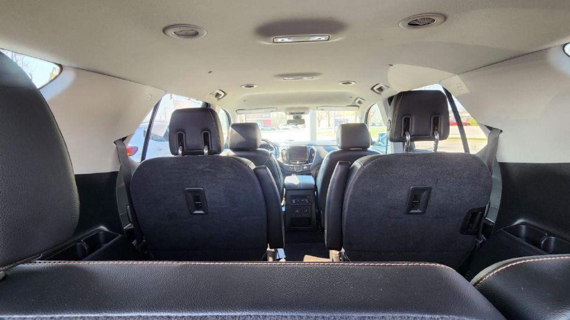 2018 GRAY CHEVROLET TRAVERSE LT (1GNERHKW6JJ) with an 3.6L engine, Automatic transmission, located at 101 S. Halleck St., DeMotte, 46310, (219) 987-2922, 41.202343, -87.198189 - Photo#21