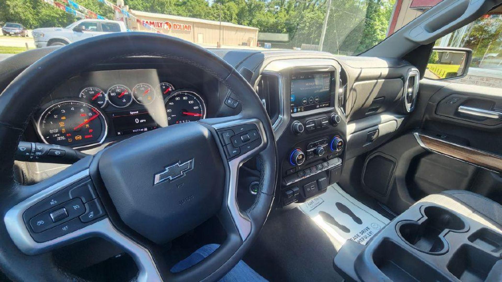 2019 GRAY CHEVROLET SILVERADO 1500 RST - 4WD (1GCRYEED3KZ) with an 5.3L engine, Automatic transmission, located at 101 S. Halleck St., DeMotte, 46310, (219) 987-2922, 41.202343, -87.198189 - Photo#9