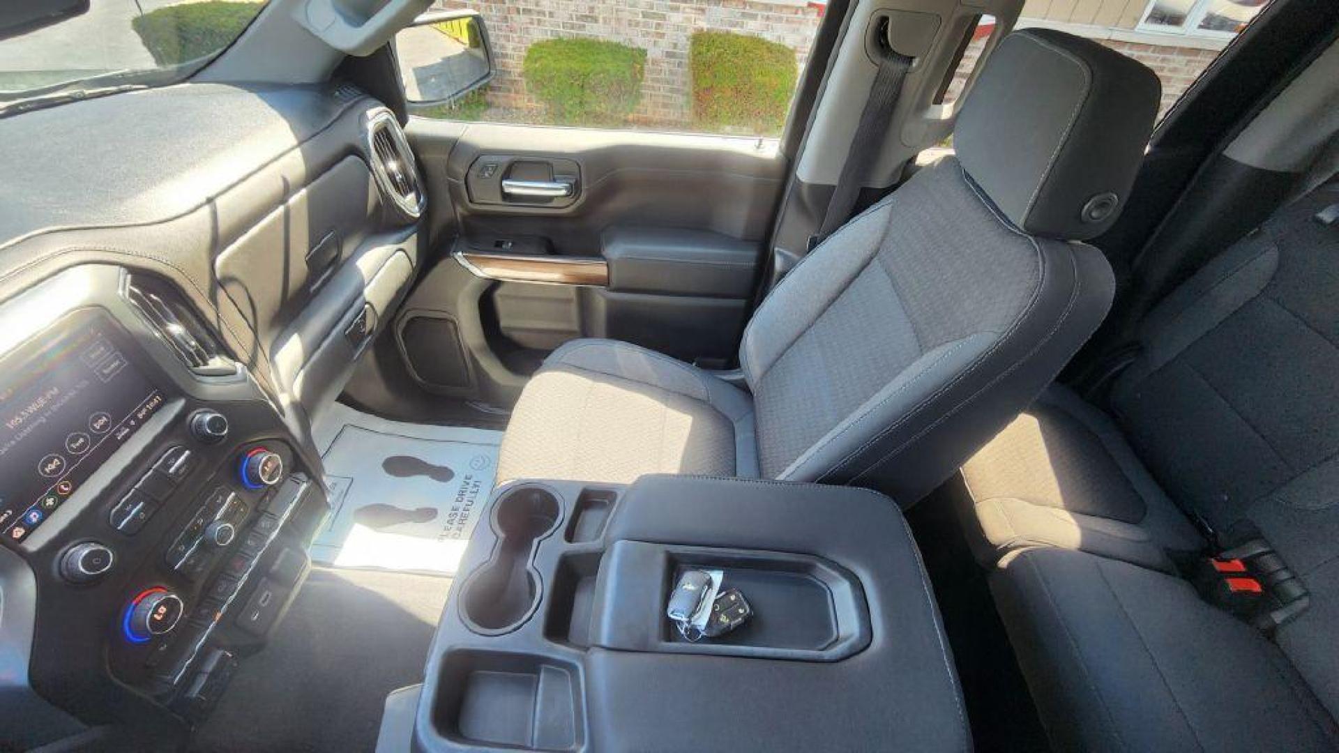 2019 GRAY CHEVROLET SILVERADO 1500 RST - 4WD (1GCRYEED3KZ) with an 5.3L engine, Automatic transmission, located at 101 S. Halleck St., DeMotte, 46310, (219) 987-2922, 41.202343, -87.198189 - Photo#10