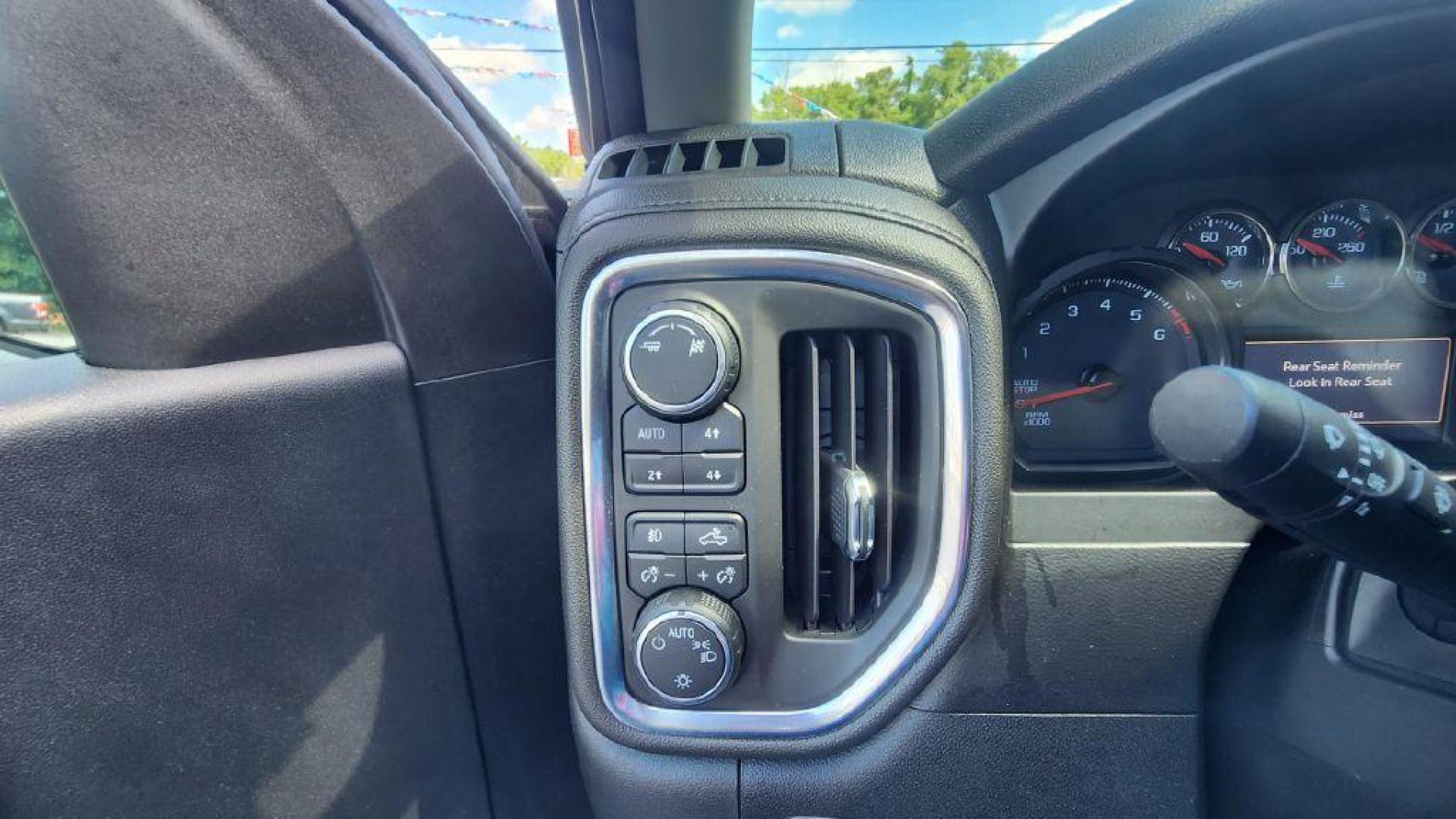 2019 GRAY CHEVROLET SILVERADO 1500 RST - 4WD (1GCRYEED3KZ) with an 5.3L engine, Automatic transmission, located at 101 S. Halleck St., DeMotte, 46310, (219) 987-2922, 41.202343, -87.198189 - Photo#13