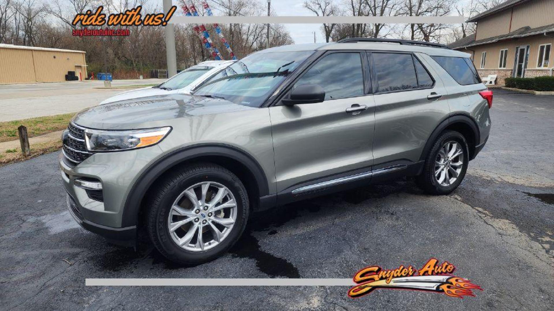 2020 GREEN FORD EXPLORER XLT (1FMSK8DH3LG) with an 2.3L engine, Automatic transmission, located at 101 S. Halleck St., DeMotte, 46310, (219) 987-2922, 41.202343, -87.198189 - Photo#0