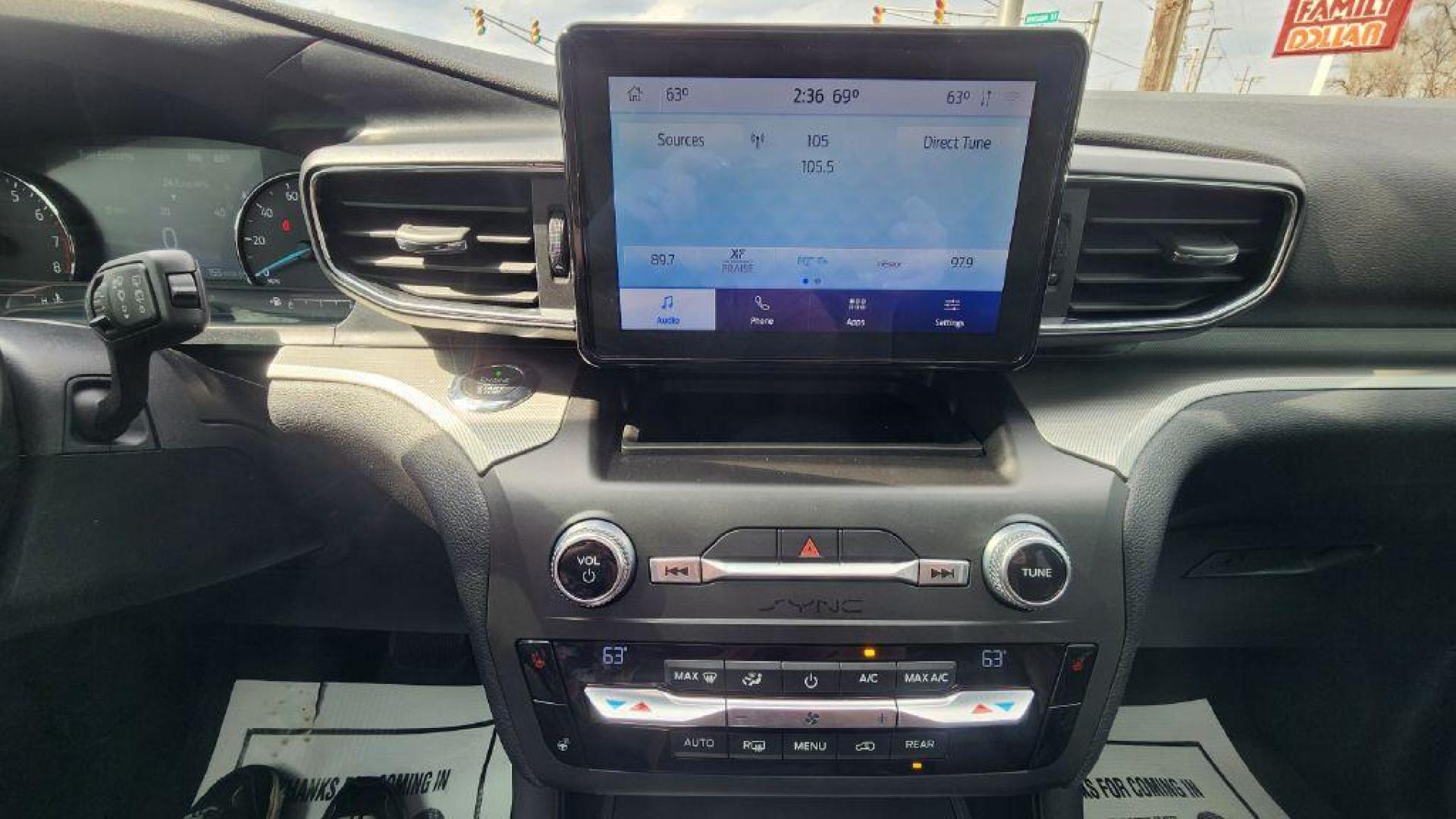 2020 GREEN FORD EXPLORER XLT (1FMSK8DH3LG) with an 2.3L engine, Automatic transmission, located at 101 S. Halleck St., DeMotte, 46310, (219) 987-2922, 41.202343, -87.198189 - Photo#15