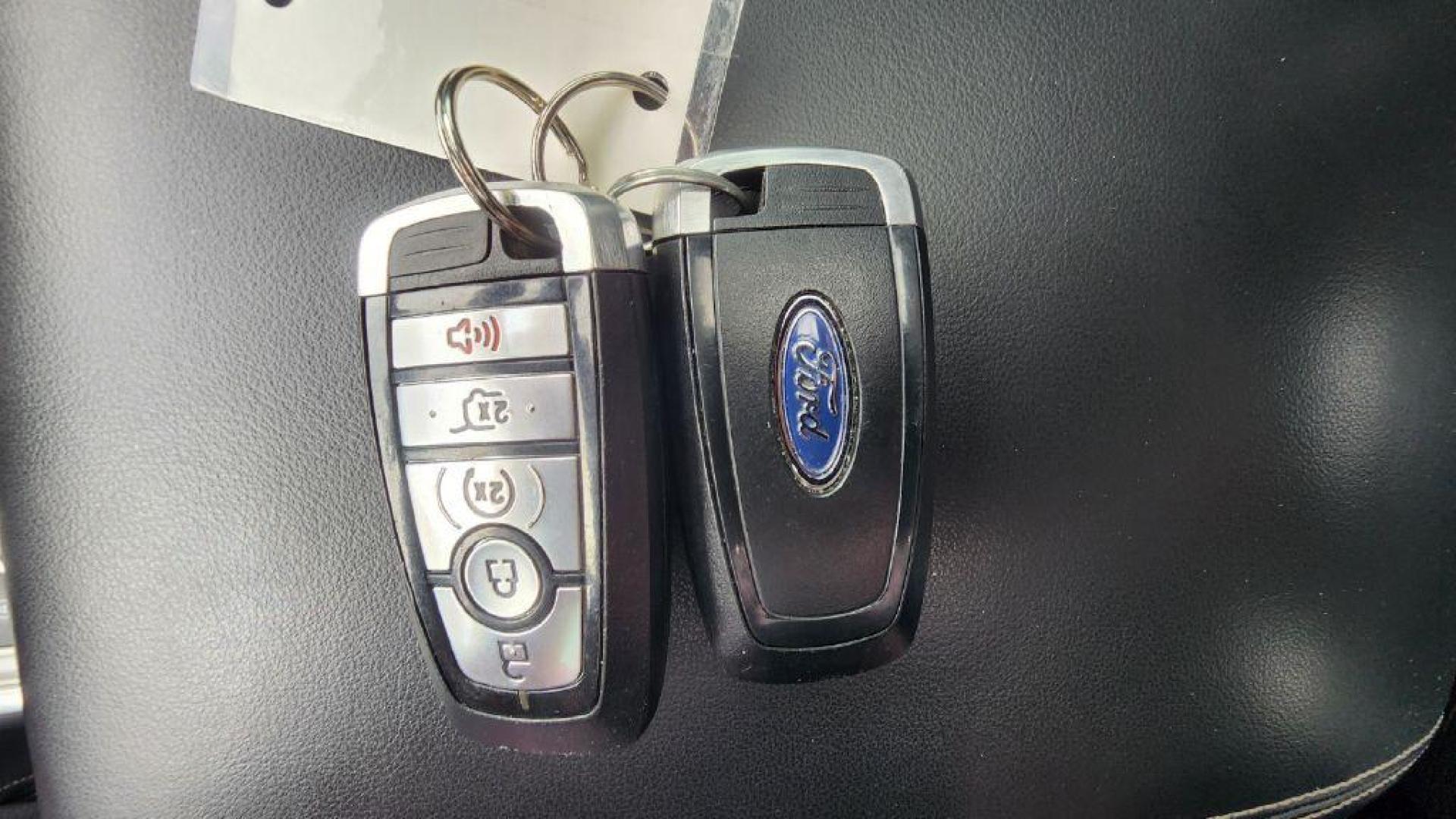 2020 GREEN FORD EXPLORER XLT (1FMSK8DH3LG) with an 2.3L engine, Automatic transmission, located at 101 S. Halleck St., DeMotte, 46310, (219) 987-2922, 41.202343, -87.198189 - Photo#18