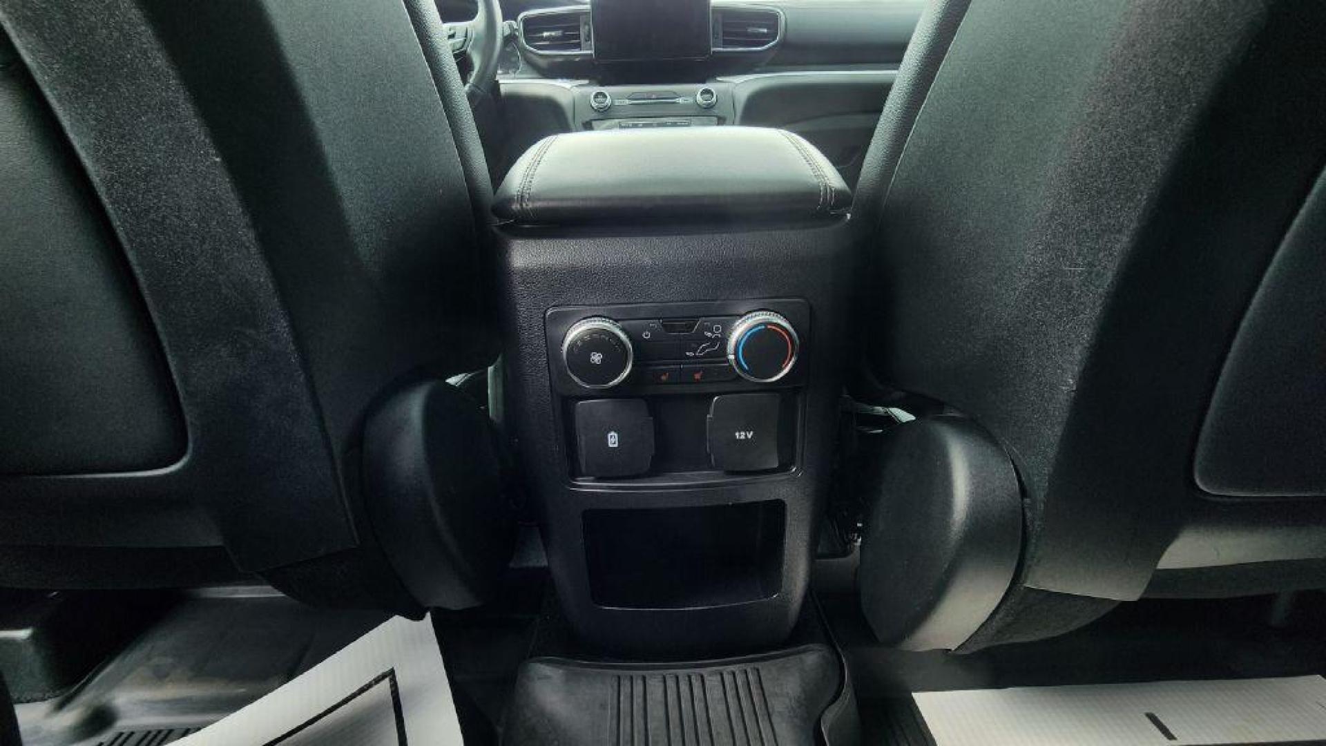 2020 GREEN FORD EXPLORER XLT (1FMSK8DH3LG) with an 2.3L engine, Automatic transmission, located at 101 S. Halleck St., DeMotte, 46310, (219) 987-2922, 41.202343, -87.198189 - Photo#21