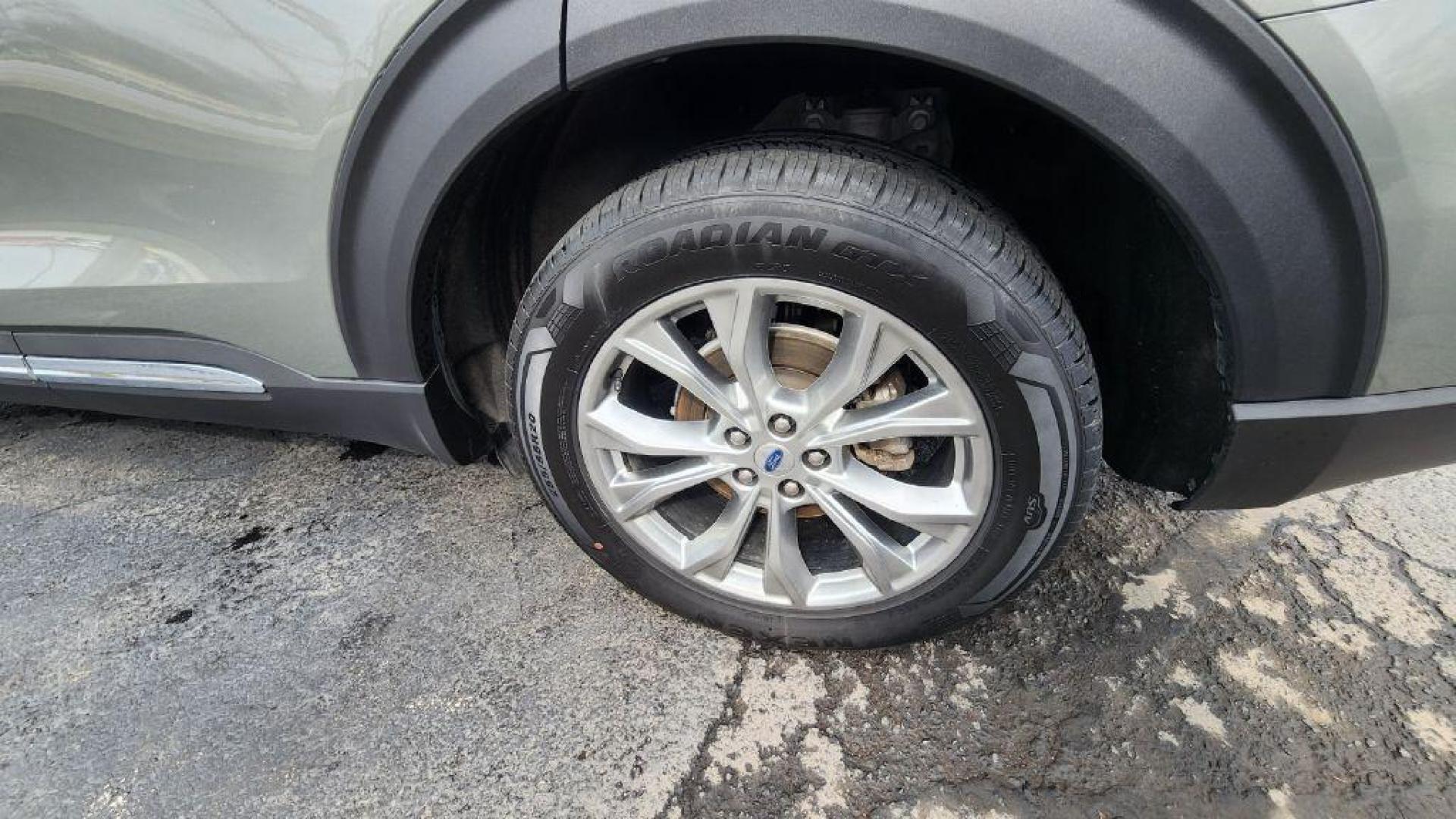 2020 GREEN FORD EXPLORER XLT (1FMSK8DH3LG) with an 2.3L engine, Automatic transmission, located at 101 S. Halleck St., DeMotte, 46310, (219) 987-2922, 41.202343, -87.198189 - Photo#22