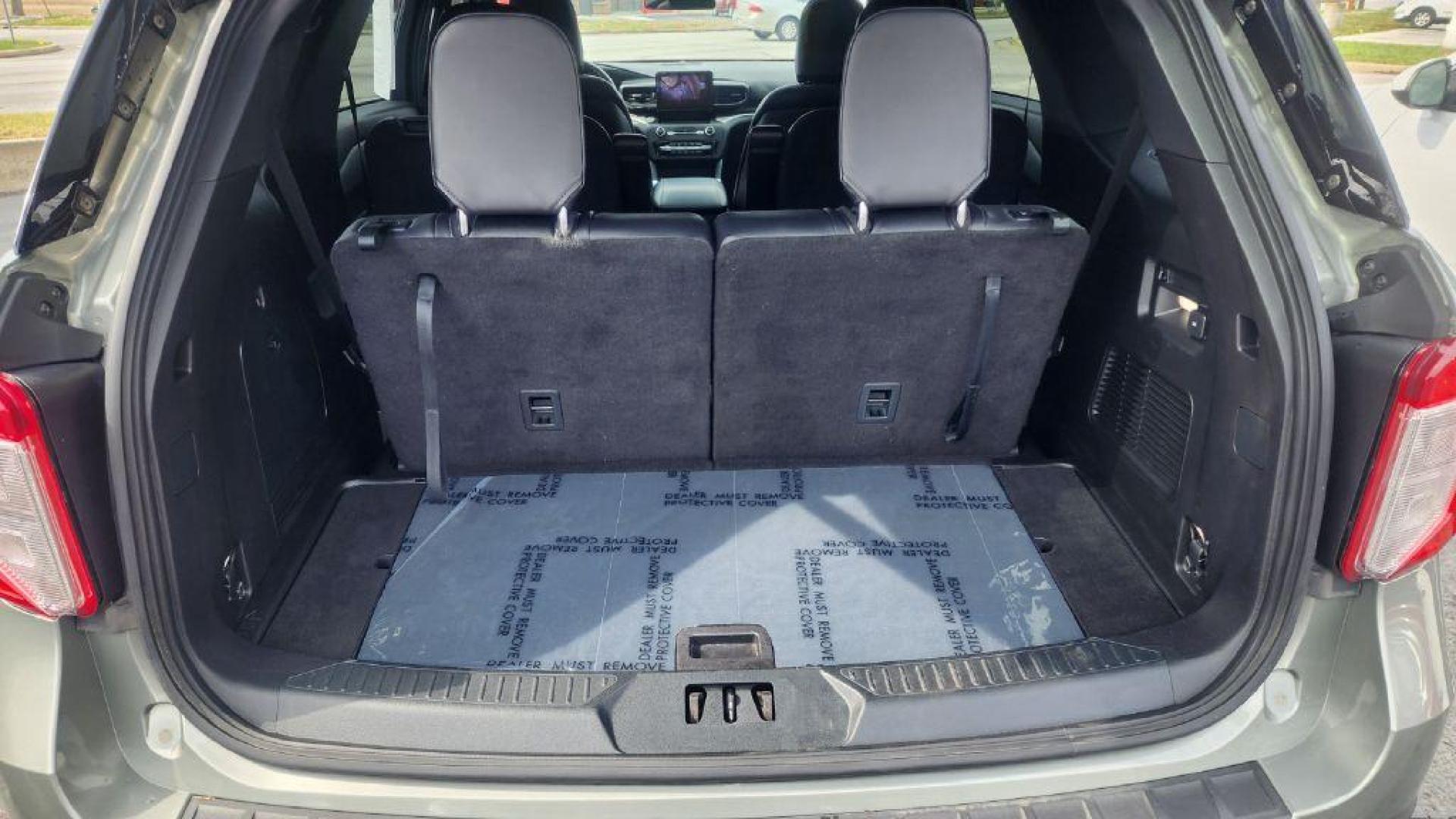 2020 GREEN FORD EXPLORER XLT (1FMSK8DH3LG) with an 2.3L engine, Automatic transmission, located at 101 S. Halleck St., DeMotte, 46310, (219) 987-2922, 41.202343, -87.198189 - Photo#25