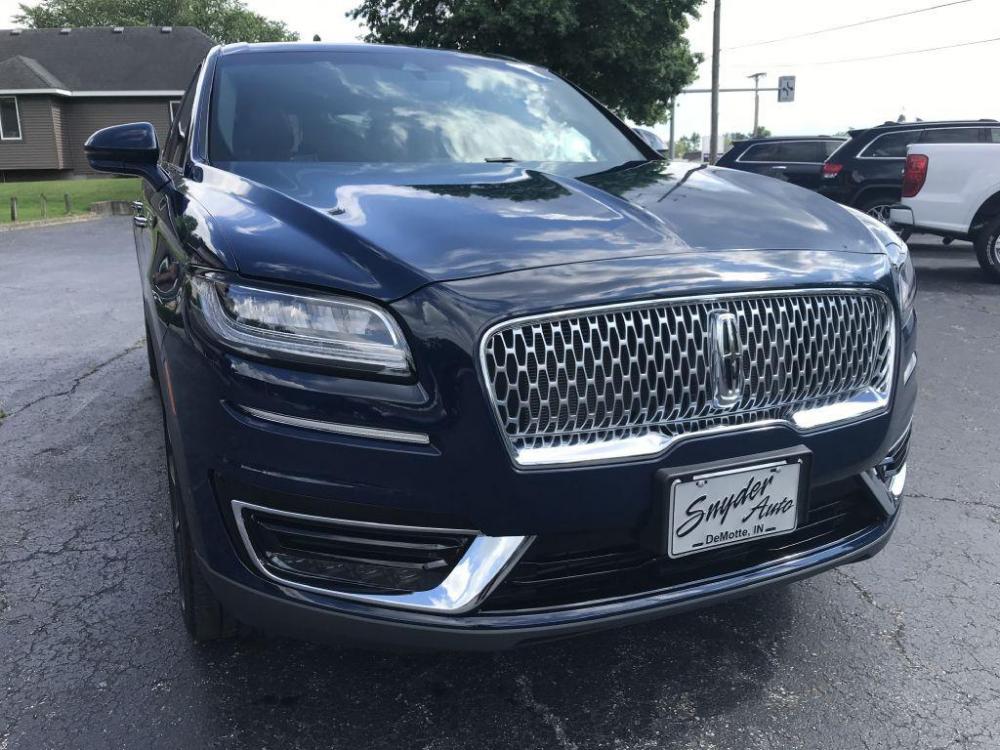 2019 BLUE LINCOLN NAUTILUS AWD- RESERVE (2LMPJBLP2KB) , Automatic transmission, located at 101 S. Halleck St., DeMotte, 46310, (219) 987-2922, 41.202343, -87.198189 - Photo #3