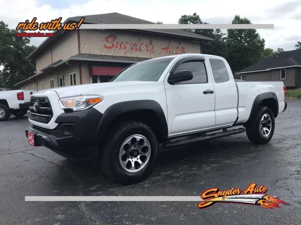 2016 WHITE TOYOTA TACOMA ACCESS CAB (5TFSX5EN5GX) with an 2.7L engine, Automatic transmission, located at 101 S. Halleck St., DeMotte, 46310, (219) 987-2922, 41.202343, -87.198189 - Photo #0