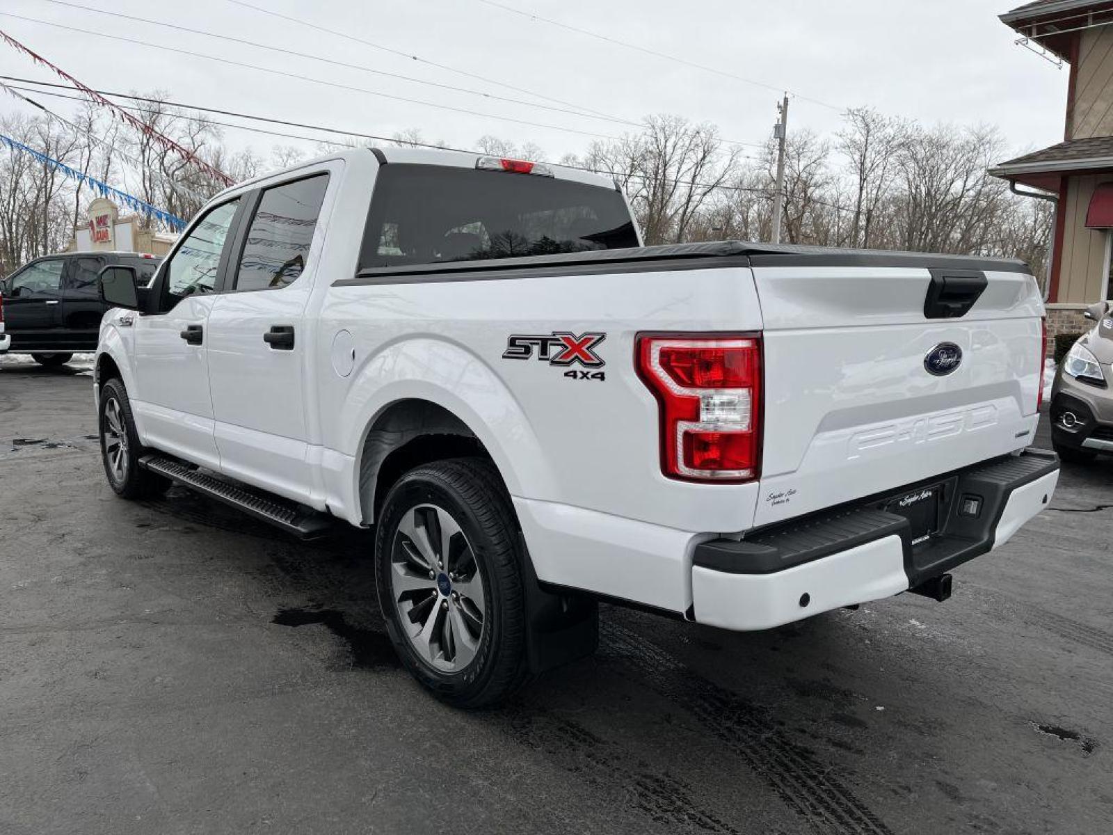 2020 WHITE FORD F150 SUPERCREW (1FTEW1EP9LF) with an 2.7L engine, Automatic transmission, located at 101 S. Halleck St., DeMotte, 46310, (219) 987-2922, 41.202343, -87.198189 - Photo #1