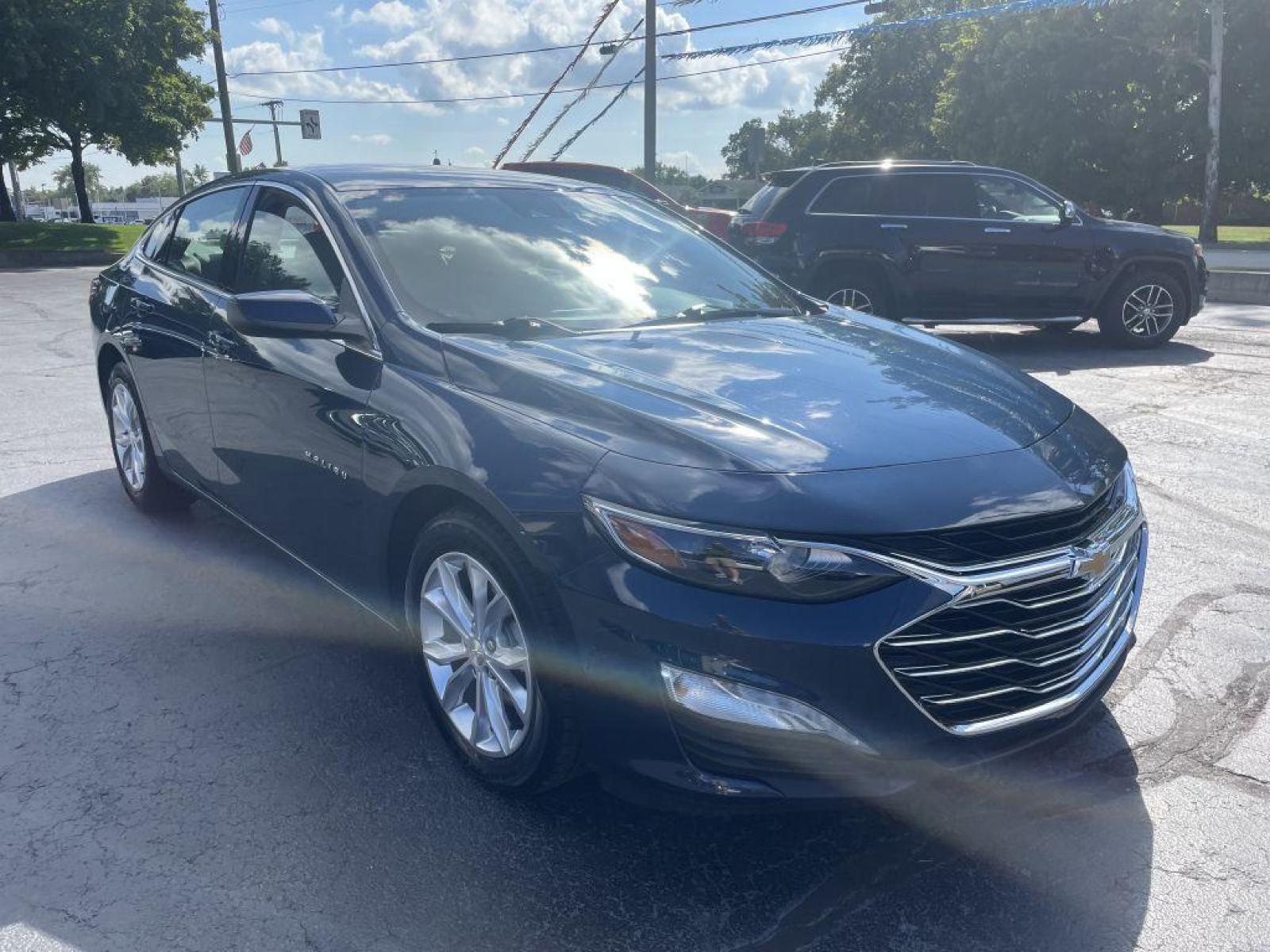 2020 BLUE CHEVROLET MALIBU LT (1G1ZD5ST6LF) with an 1.5L engine, Continuously Variable transmission, located at 101 S. Halleck St., DeMotte, 46310, (219) 987-2922, 41.202343, -87.198189 - Photo #2