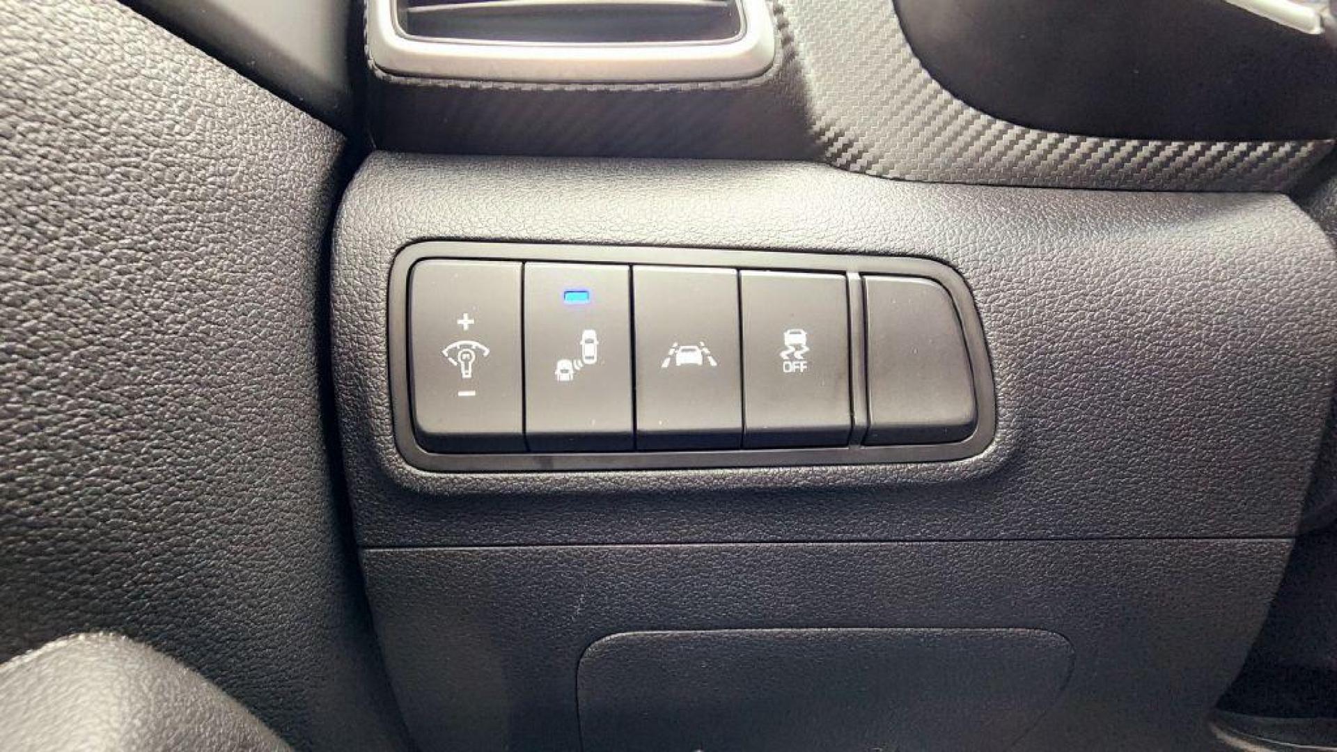2019 BLUE HYUNDAI TUCSON LIMITED - FWD (KM8J33AL1KU) with an 2.4L engine, Automatic transmission, located at 101 S. Halleck St., DeMotte, 46310, (219) 987-2922, 41.202343, -87.198189 - Photo#17