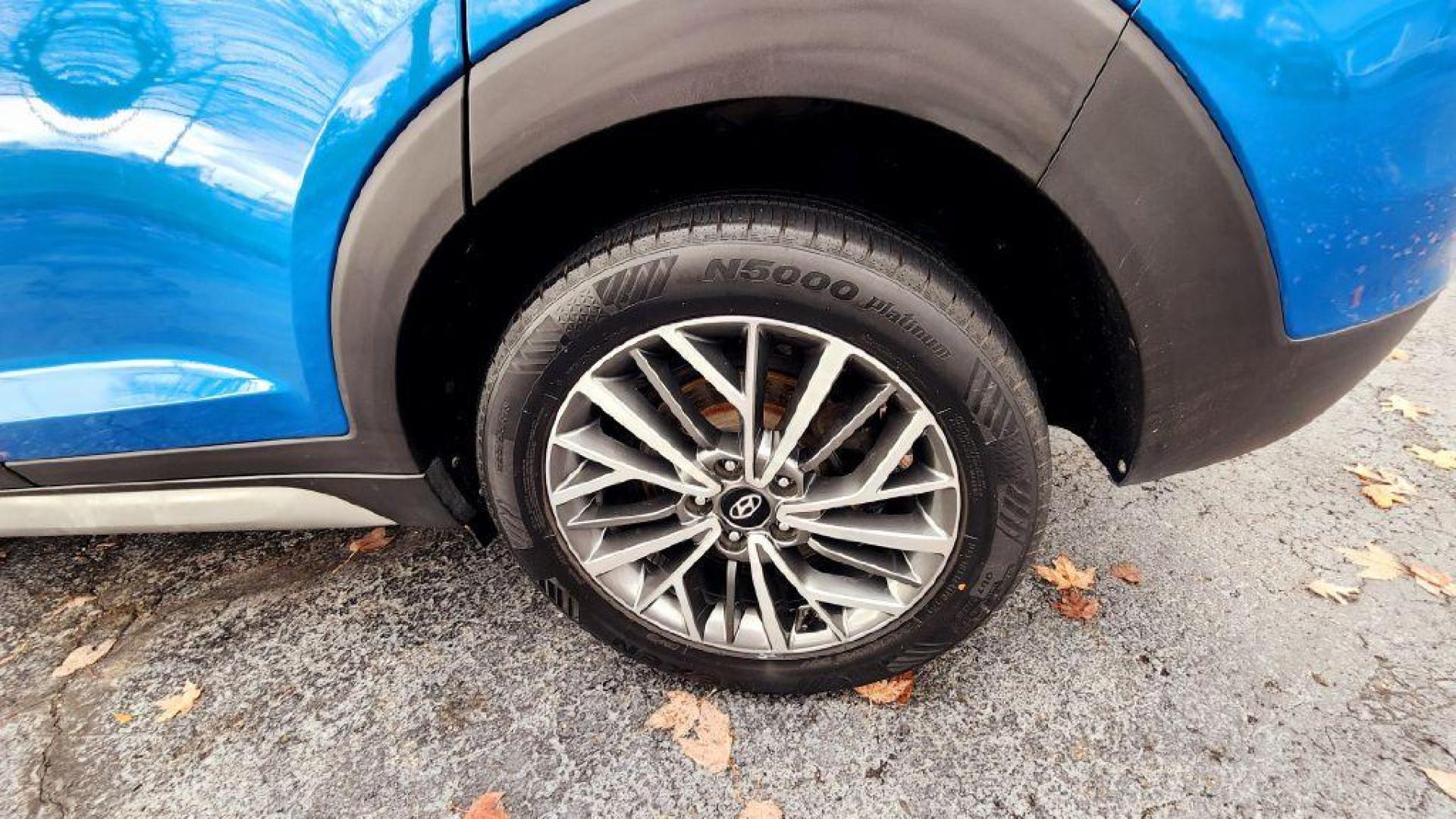 2019 BLUE HYUNDAI TUCSON LIMITED - FWD (KM8J33AL1KU) with an 2.4L engine, Automatic transmission, located at 101 S. Halleck St., DeMotte, 46310, (219) 987-2922, 41.202343, -87.198189 - Photo#22