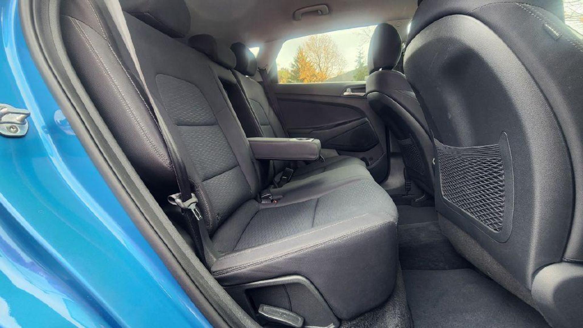 2019 BLUE HYUNDAI TUCSON LIMITED - FWD (KM8J33AL1KU) with an 2.4L engine, Automatic transmission, located at 101 S. Halleck St., DeMotte, 46310, (219) 987-2922, 41.202343, -87.198189 - Photo#6