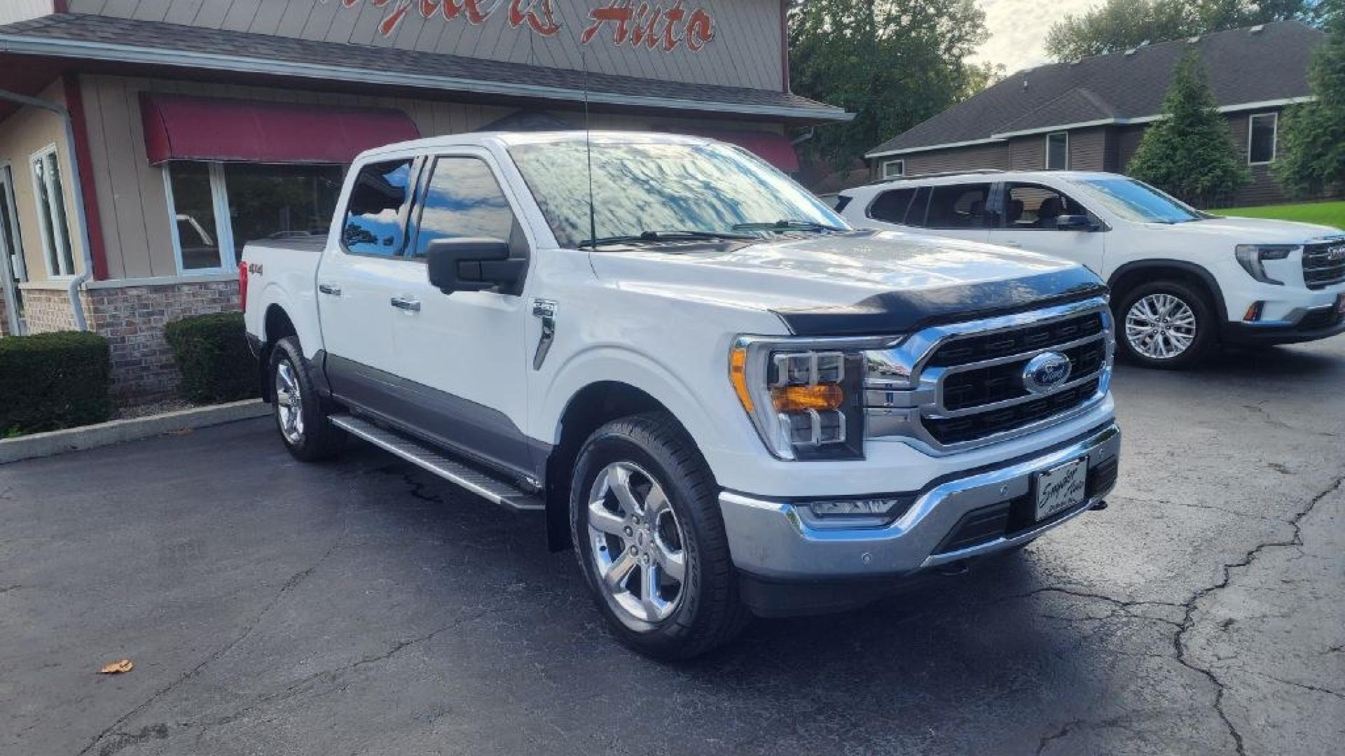 2022 WHITE FORD F150 SUPERCREW (1FTFW1E81NK) with an 3.5L engine, Automatic transmission, located at 101 S. Halleck St., DeMotte, 46310, (219) 987-2922, 41.202343, -87.198189- Photo#1