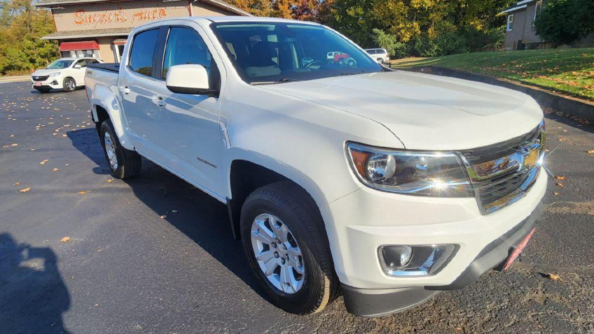 2020 WHITE CHEVROLET COLORADO LT (1GCGTCEN9L1) with an 3.6L engine, Automatic transmission, located at 101 S. Halleck St., DeMotte, 46310, (219) 987-2922, 41.202343, -87.198189 - Photo#1
