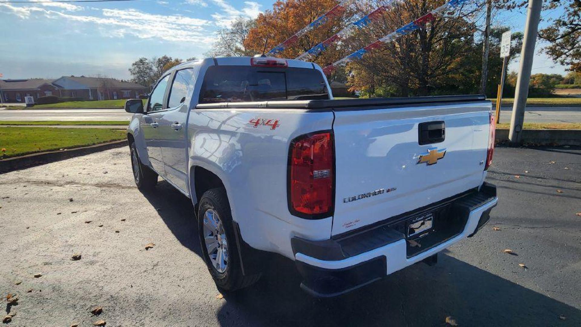 2020 WHITE CHEVROLET COLORADO LT (1GCGTCEN9L1) with an 3.6L engine, Automatic transmission, located at 101 S. Halleck St., DeMotte, 46310, (219) 987-2922, 41.202343, -87.198189 - Photo#3