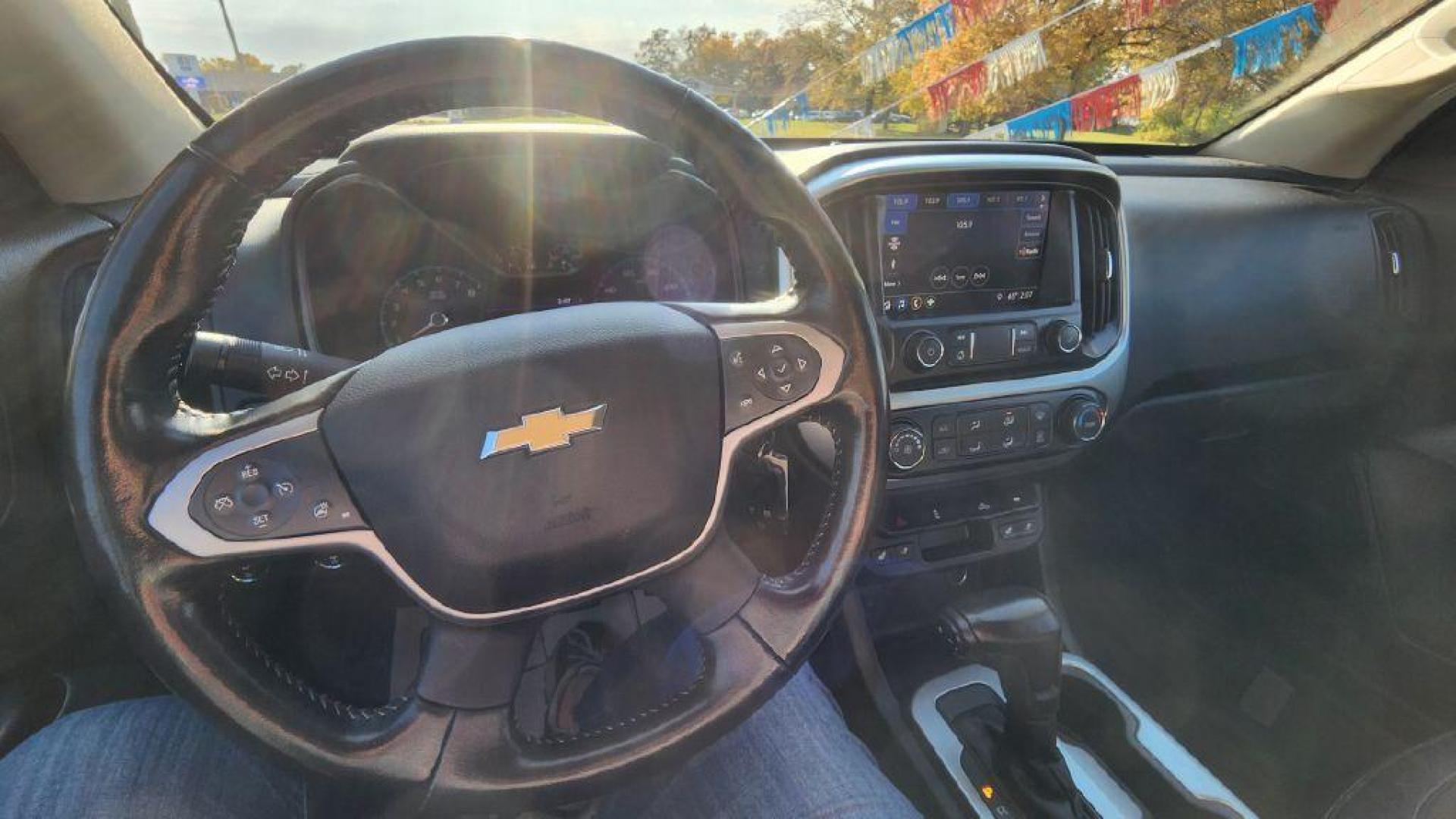 2020 WHITE CHEVROLET COLORADO LT (1GCGTCEN9L1) with an 3.6L engine, Automatic transmission, located at 101 S. Halleck St., DeMotte, 46310, (219) 987-2922, 41.202343, -87.198189 - Photo#8