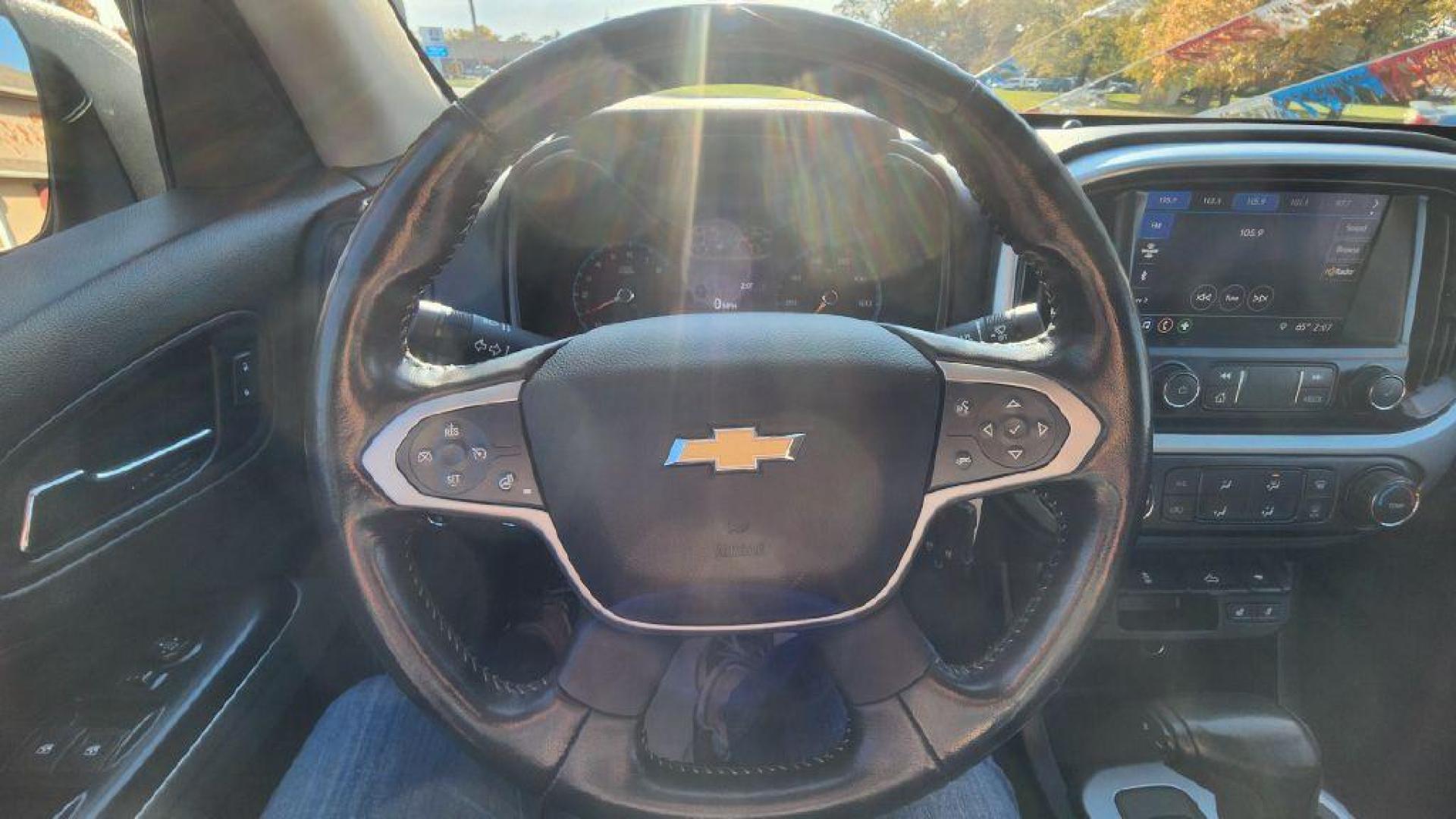 2020 WHITE CHEVROLET COLORADO LT (1GCGTCEN9L1) with an 3.6L engine, Automatic transmission, located at 101 S. Halleck St., DeMotte, 46310, (219) 987-2922, 41.202343, -87.198189 - Photo#11