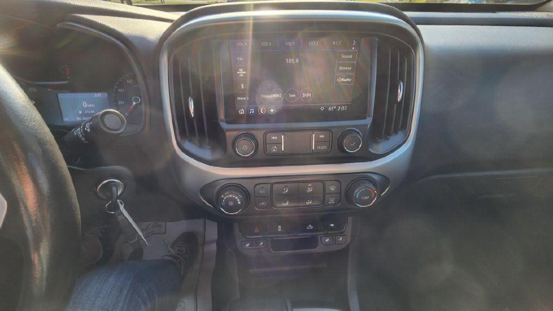 2020 WHITE CHEVROLET COLORADO LT (1GCGTCEN9L1) with an 3.6L engine, Automatic transmission, located at 101 S. Halleck St., DeMotte, 46310, (219) 987-2922, 41.202343, -87.198189 - Photo#12