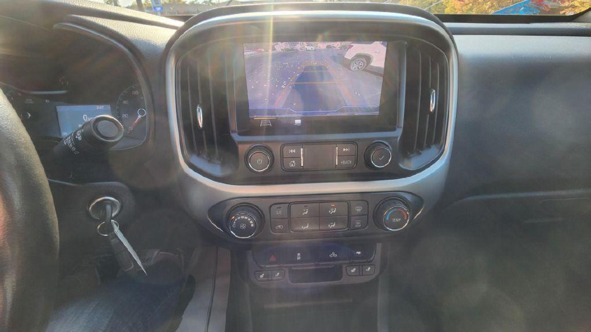 2020 WHITE CHEVROLET COLORADO LT (1GCGTCEN9L1) with an 3.6L engine, Automatic transmission, located at 101 S. Halleck St., DeMotte, 46310, (219) 987-2922, 41.202343, -87.198189 - Photo#13