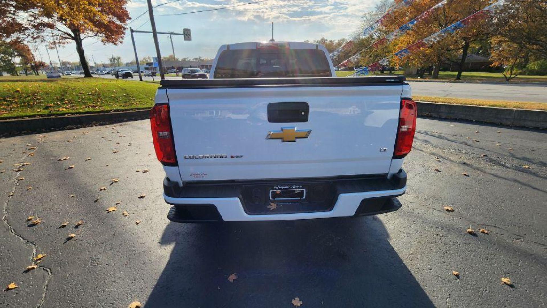 2020 WHITE CHEVROLET COLORADO LT (1GCGTCEN9L1) with an 3.6L engine, Automatic transmission, located at 101 S. Halleck St., DeMotte, 46310, (219) 987-2922, 41.202343, -87.198189 - Photo#18