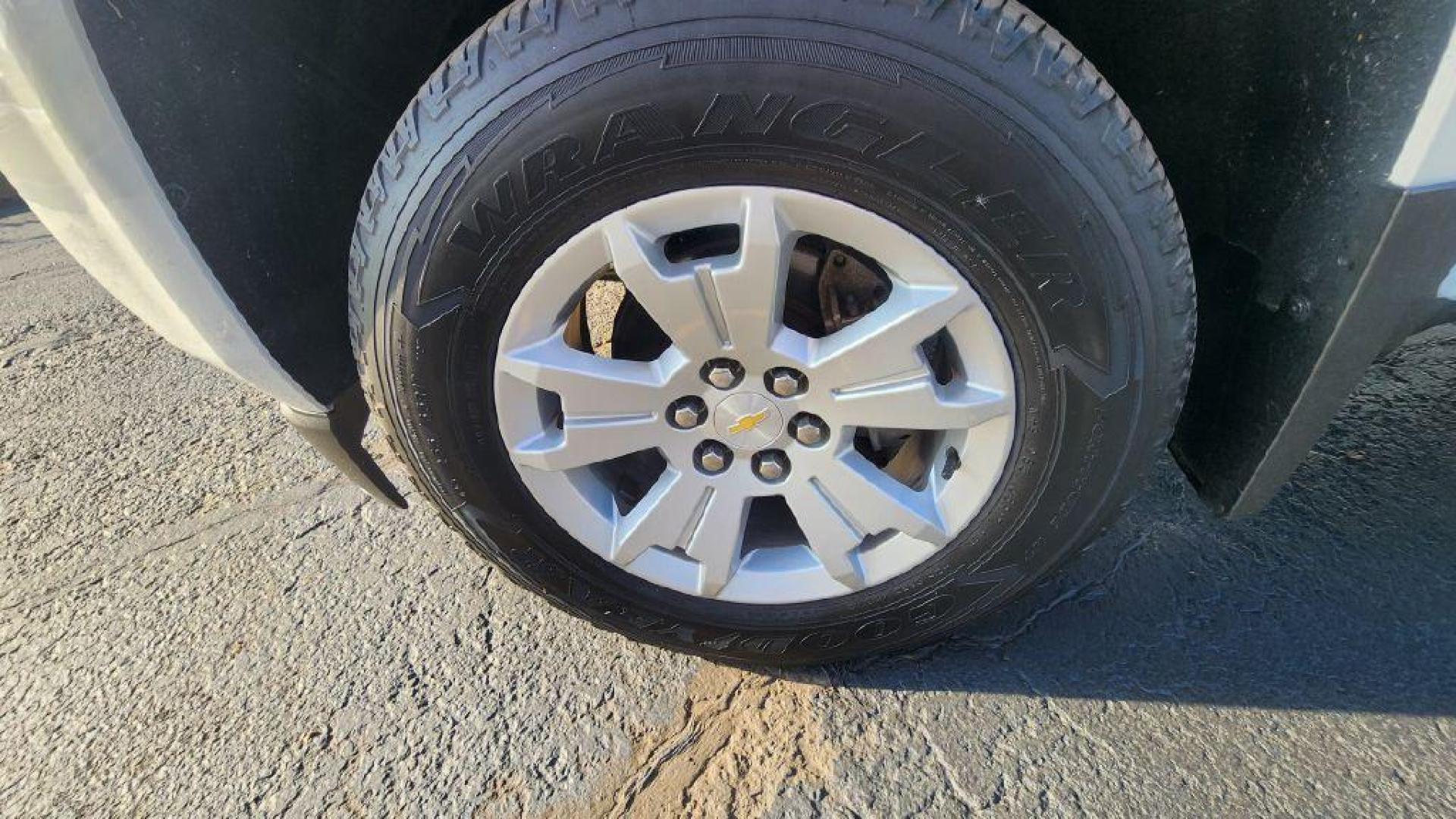 2020 WHITE CHEVROLET COLORADO LT (1GCGTCEN9L1) with an 3.6L engine, Automatic transmission, located at 101 S. Halleck St., DeMotte, 46310, (219) 987-2922, 41.202343, -87.198189 - Photo#21