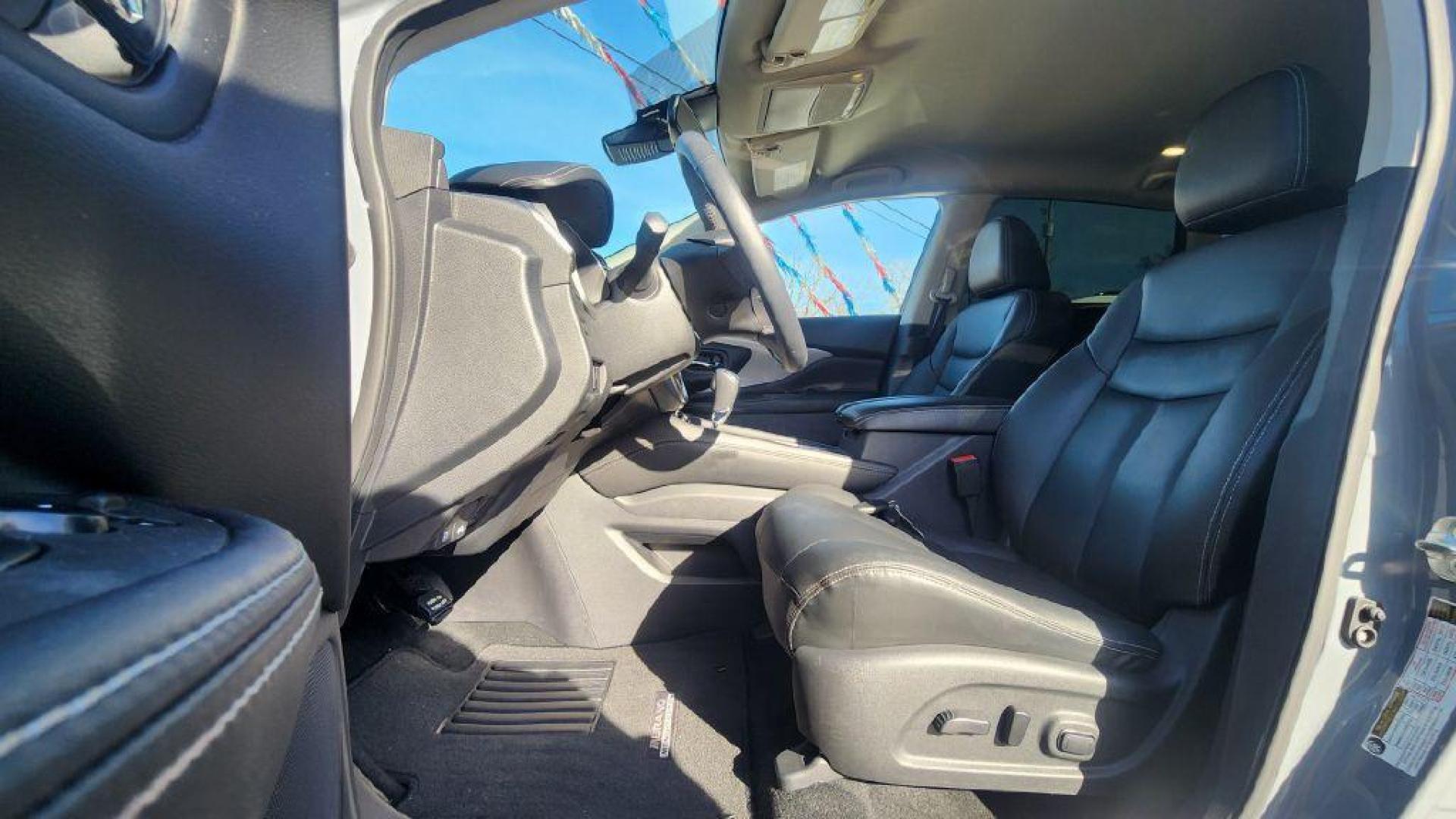 2023 GRAY NISSAN MURANO SV - AWD (5N1AZ2BSXPC) with an 3.5L engine, Automatic transmission, located at 101 S. Halleck St., DeMotte, 46310, (219) 987-2922, 41.202343, -87.198189 - Photo#4
