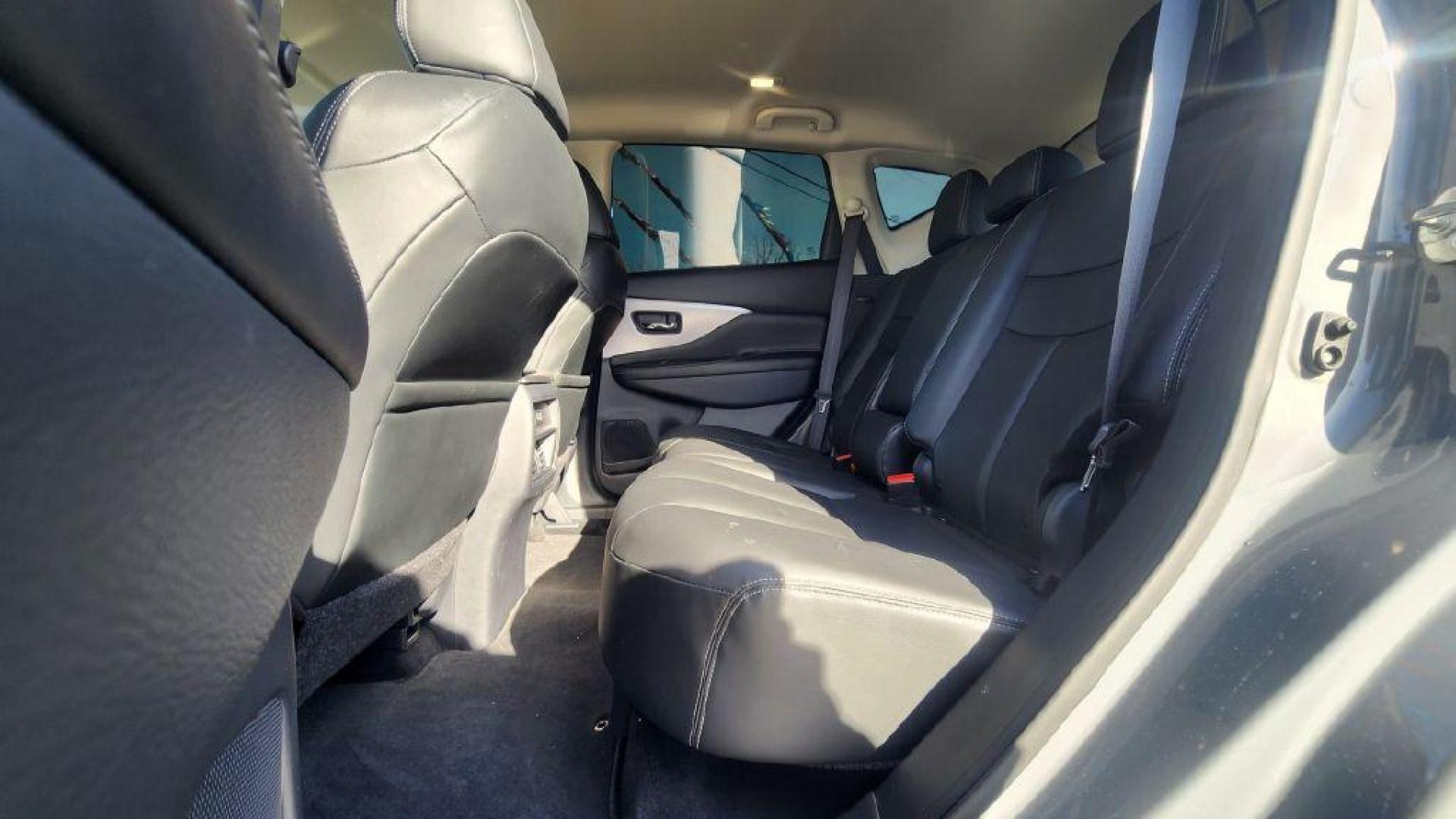 2023 GRAY NISSAN MURANO SV - AWD (5N1AZ2BSXPC) with an 3.5L engine, Automatic transmission, located at 101 S. Halleck St., DeMotte, 46310, (219) 987-2922, 41.202343, -87.198189 - Photo#5