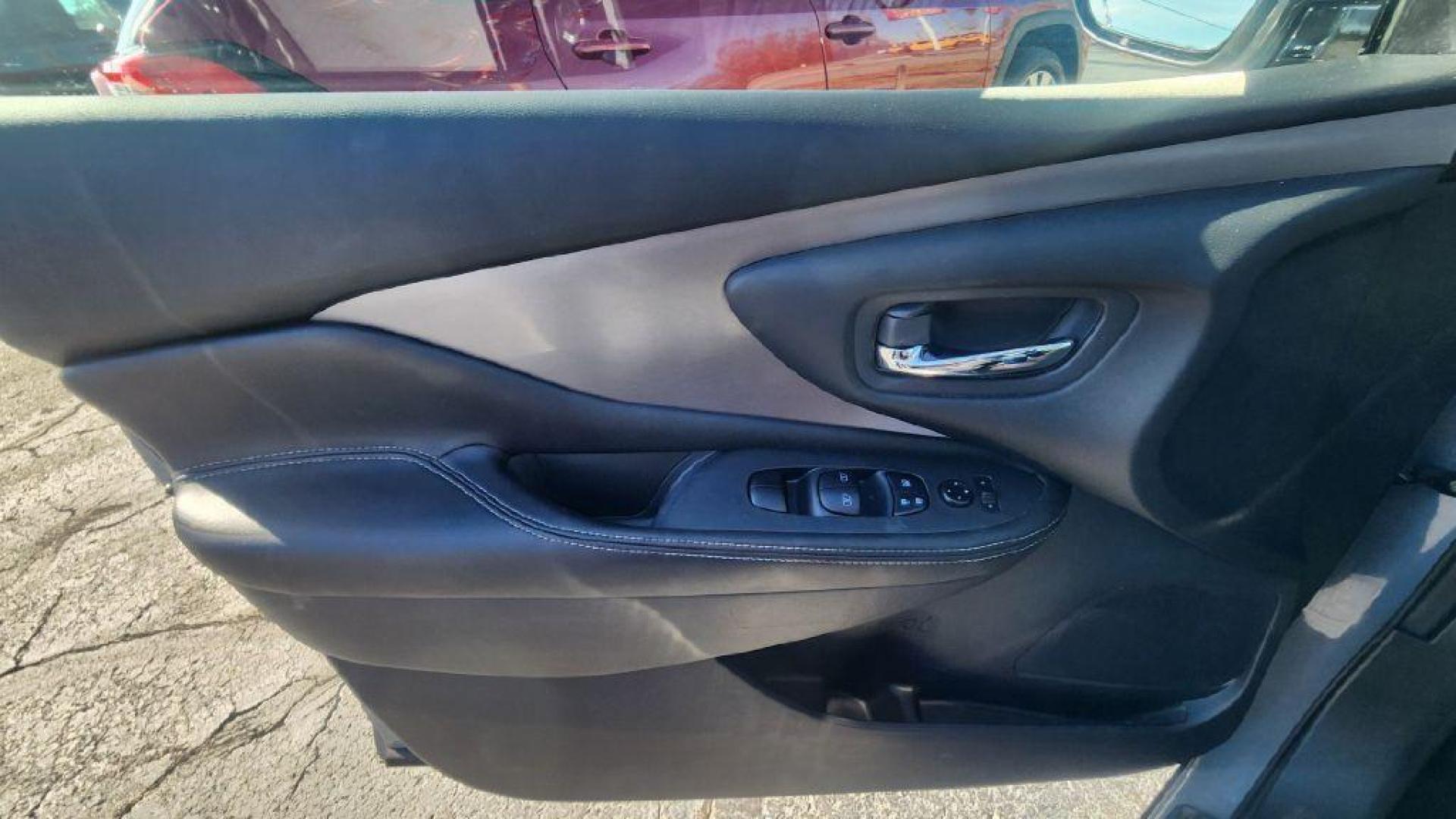 2023 GRAY NISSAN MURANO SV - AWD (5N1AZ2BSXPC) with an 3.5L engine, Automatic transmission, located at 101 S. Halleck St., DeMotte, 46310, (219) 987-2922, 41.202343, -87.198189 - Photo#18