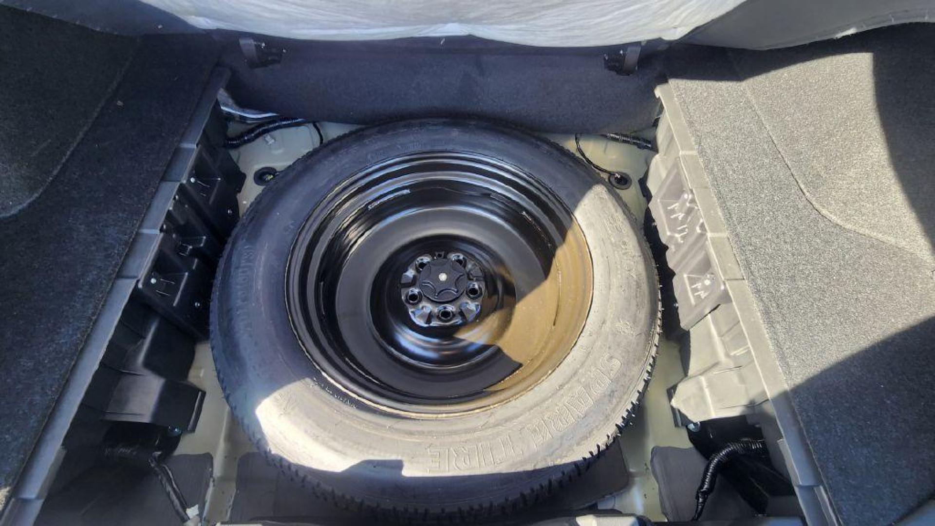 2023 GRAY NISSAN MURANO SV - AWD (5N1AZ2BSXPC) with an 3.5L engine, Automatic transmission, located at 101 S. Halleck St., DeMotte, 46310, (219) 987-2922, 41.202343, -87.198189 - Photo#21