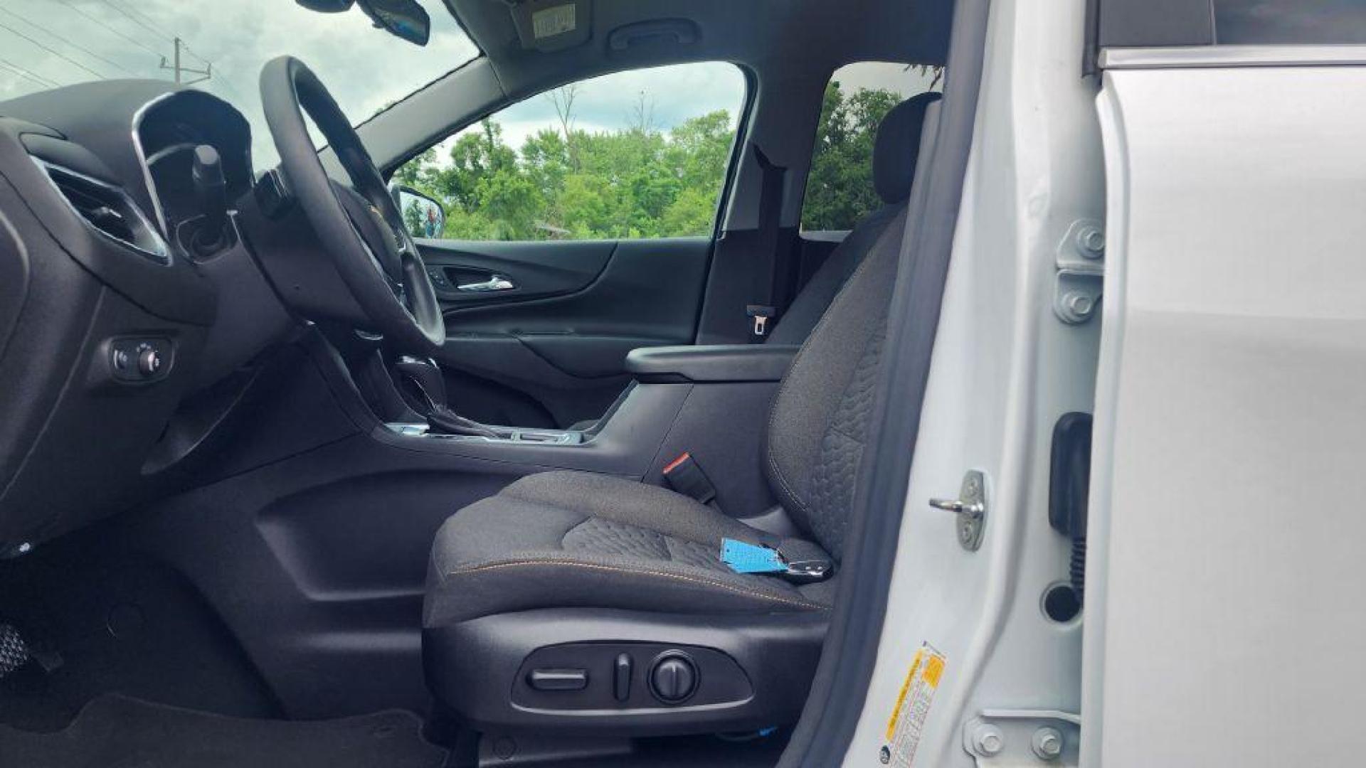 2021 WHITE CHEVROLET EQUINOX LT -AWD (3GNAXTEV3MS) with an 1.5L engine, Automatic transmission, located at 101 S. Halleck St., DeMotte, 46310, (219) 987-2922, 41.202343, -87.198189 - Photo#4