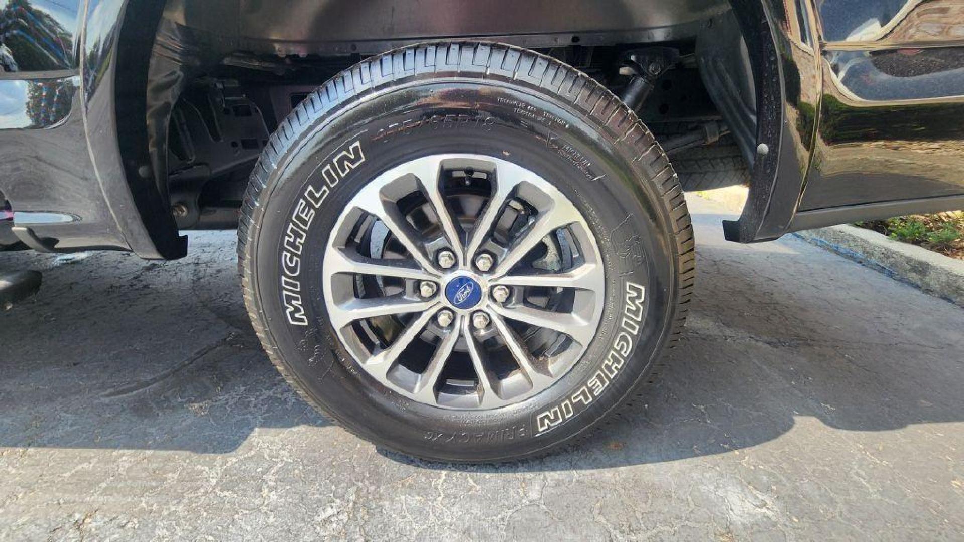 2020 BLACK FORD F150 SUPERCREW - 4WD (1FTEW1EP8LF) with an 2.7L engine, Automatic transmission, located at 101 S. Halleck St., DeMotte, 46310, (219) 987-2922, 41.202343, -87.198189 - Photo#20