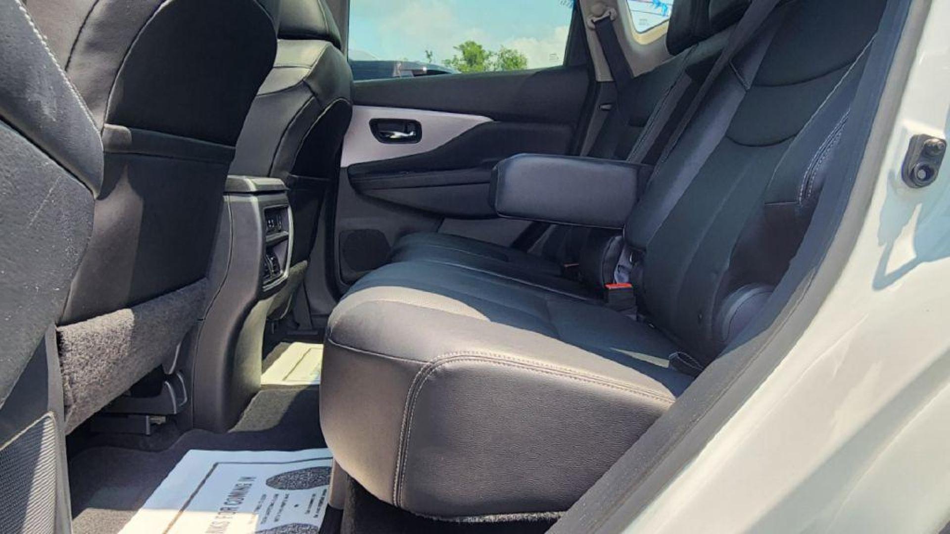 2021 WHITE NISSAN MURANO SL - AWD (5N1AZ2CS2MC) with an 3.5L engine, Continuously Variable transmission, located at 101 S. Halleck St., DeMotte, 46310, (219) 987-2922, 41.202343, -87.198189 - Photo#5