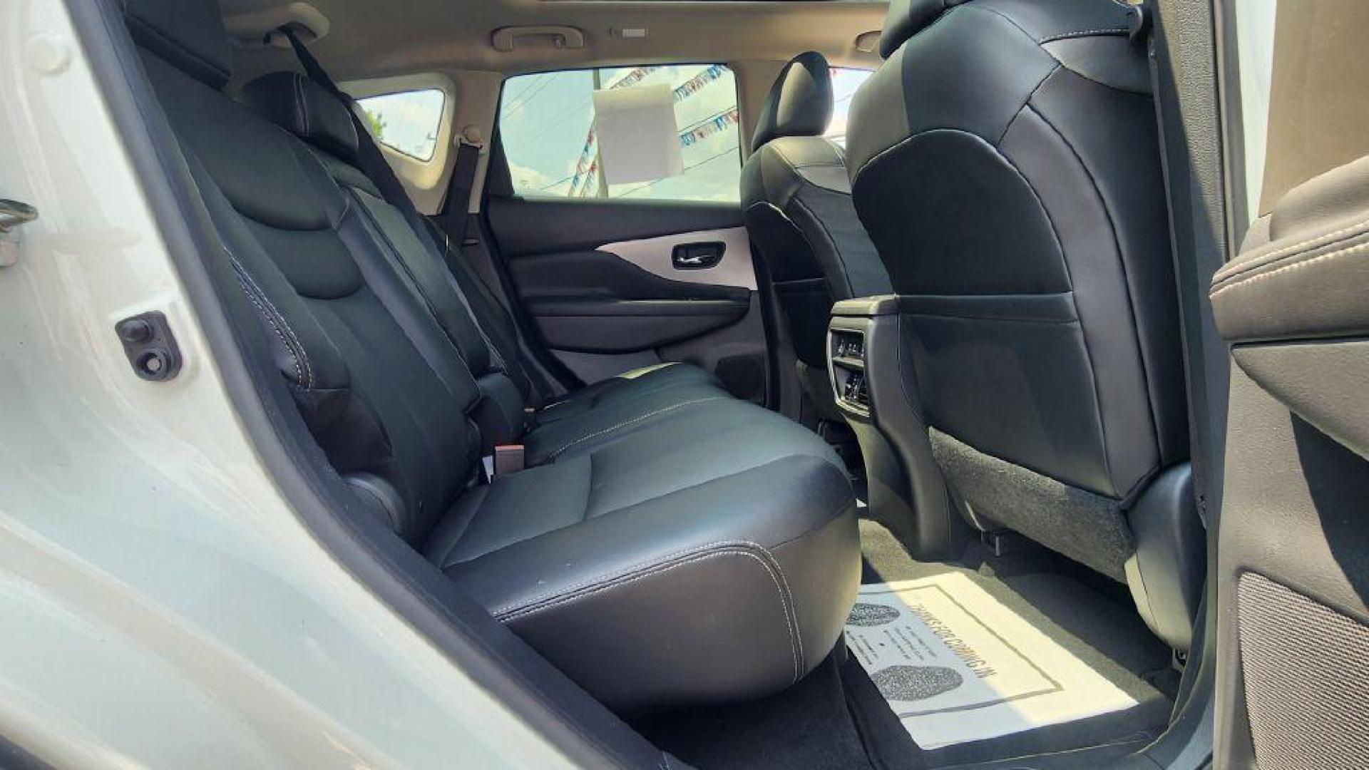 2021 WHITE NISSAN MURANO SL - AWD (5N1AZ2CS2MC) with an 3.5L engine, Continuously Variable transmission, located at 101 S. Halleck St., DeMotte, 46310, (219) 987-2922, 41.202343, -87.198189 - Photo#6