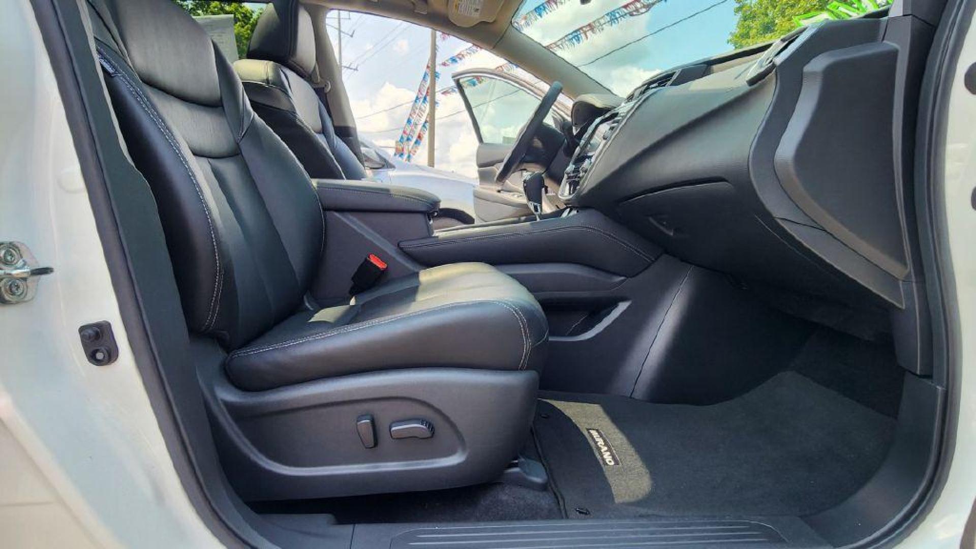 2021 WHITE NISSAN MURANO SL - AWD (5N1AZ2CS2MC) with an 3.5L engine, Continuously Variable transmission, located at 101 S. Halleck St., DeMotte, 46310, (219) 987-2922, 41.202343, -87.198189 - Photo#7
