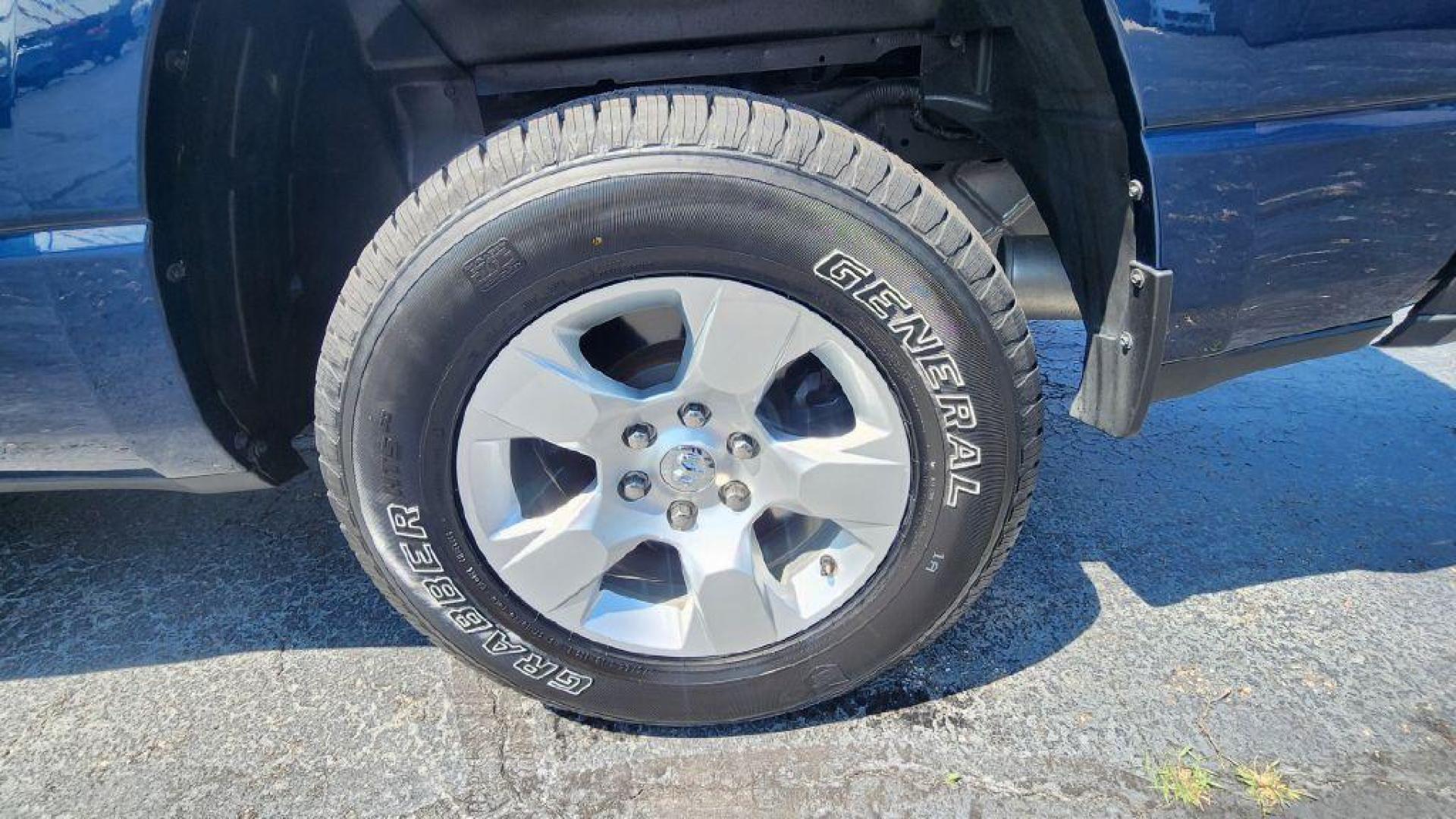 2021 BLUE RAM 1500 BIG HORN/LONE STAR-4WD (1C6SRFBT6MN) with an 5.7L engine, Automatic transmission, located at 101 S. Halleck St., DeMotte, 46310, (219) 987-2922, 41.202343, -87.198189 - Photo#24