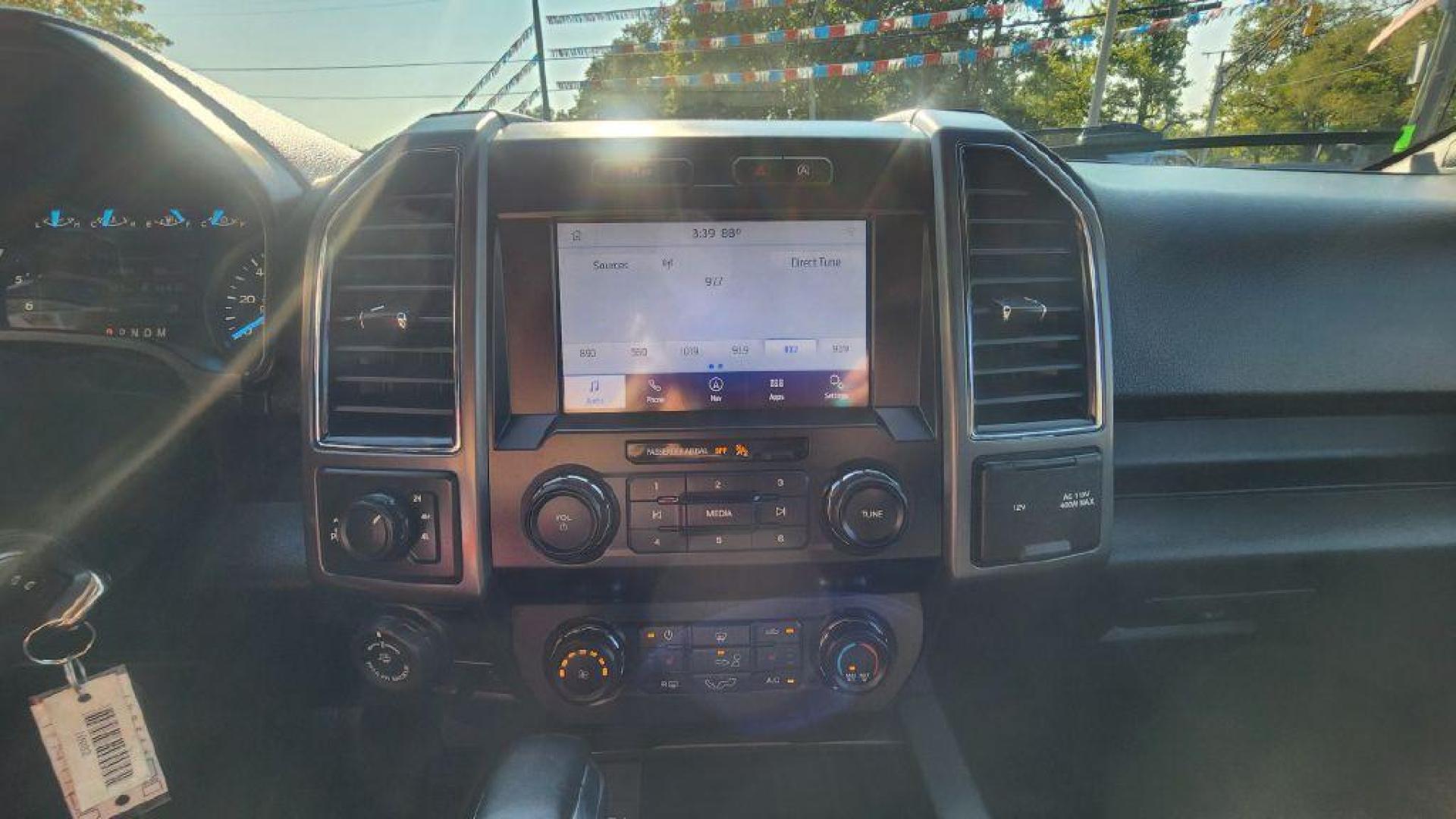 2020 GRAY FORD F150 SUPERCREW - 4WD (1FTEW1E42LF) with an 3.5L engine, Automatic transmission, located at 101 S. Halleck St., DeMotte, 46310, (219) 987-2922, 41.202343, -87.198189 - Photo#12