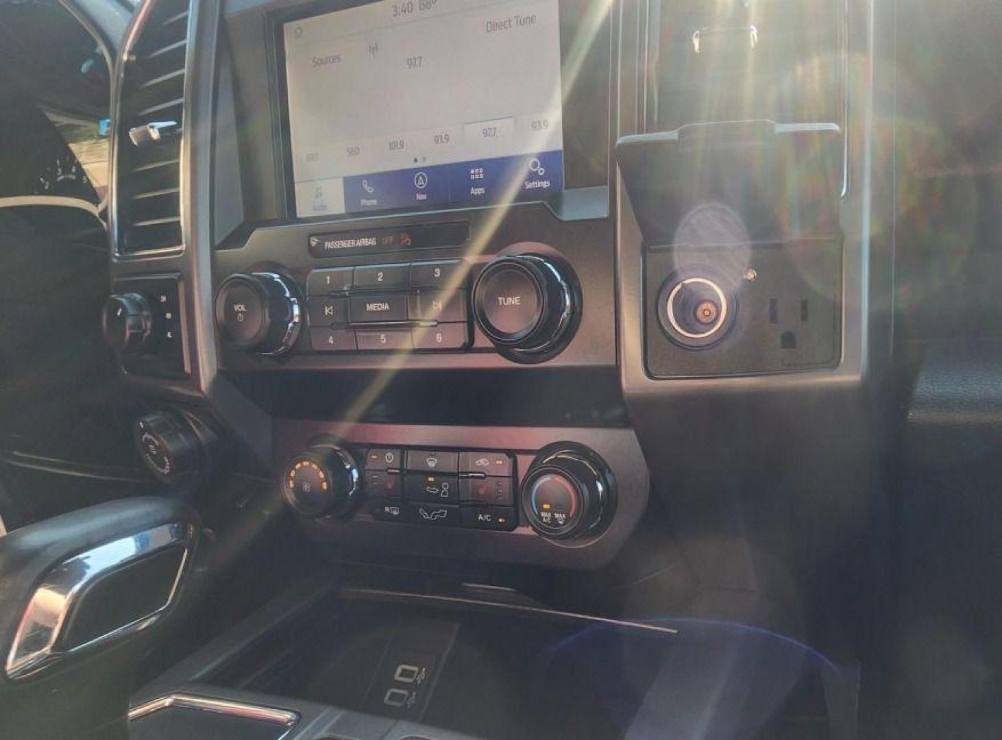 2020 GRAY FORD F150 SUPERCREW - 4WD (1FTEW1E42LF) with an 3.5L engine, Automatic transmission, located at 101 S. Halleck St., DeMotte, 46310, (219) 987-2922, 41.202343, -87.198189 - Photo#17