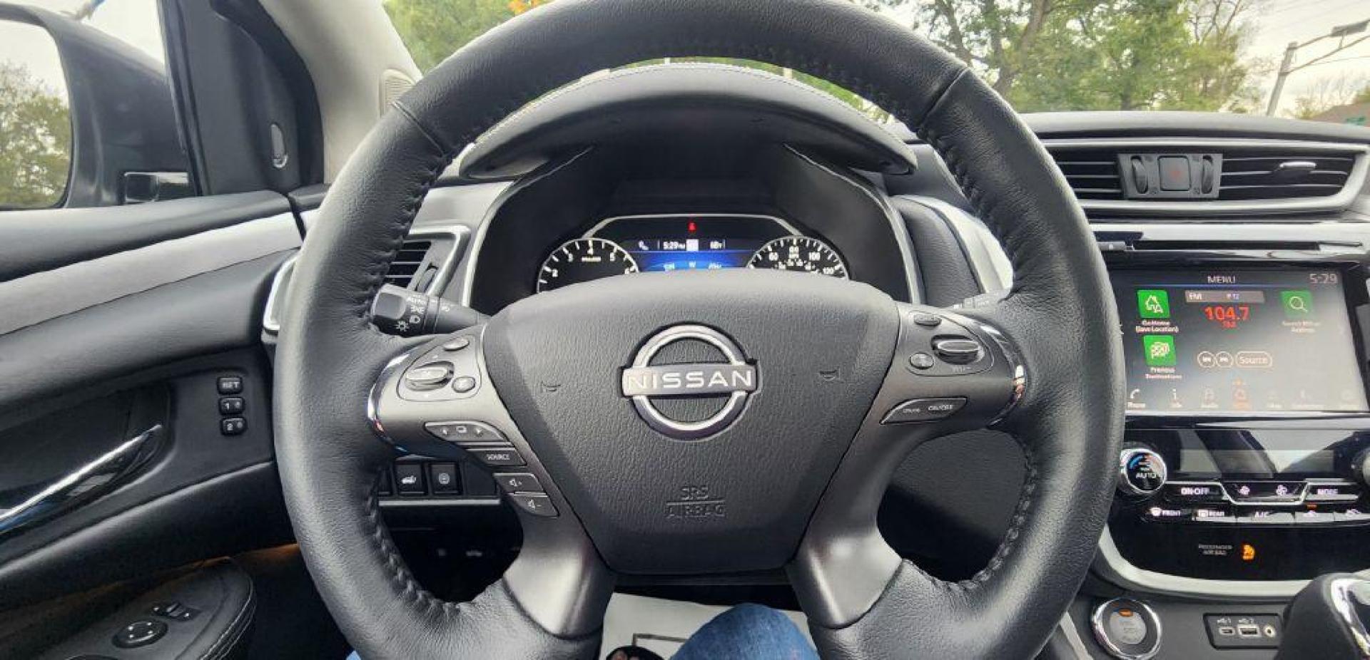 2023 GRAY NISSAN MURANO SL - AWD (5N1AZ2CS9PC) with an 3.5L engine, Automatic transmission, located at 101 S. Halleck St., DeMotte, 46310, (219) 987-2922, 41.202343, -87.198189 - Photo#10