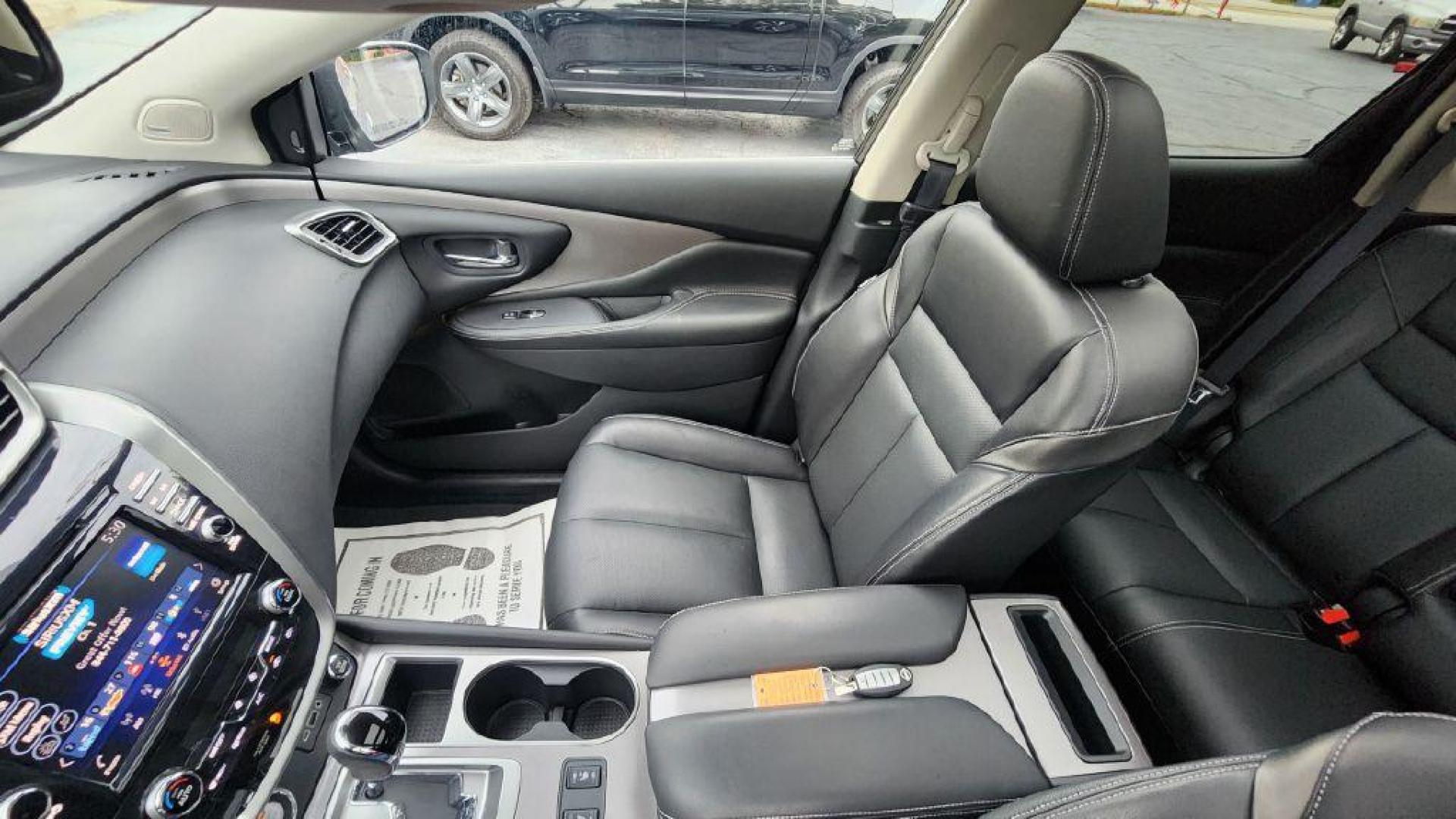 2023 GRAY NISSAN MURANO SL - AWD (5N1AZ2CS9PC) with an 3.5L engine, Automatic transmission, located at 101 S. Halleck St., DeMotte, 46310, (219) 987-2922, 41.202343, -87.198189 - Photo#15