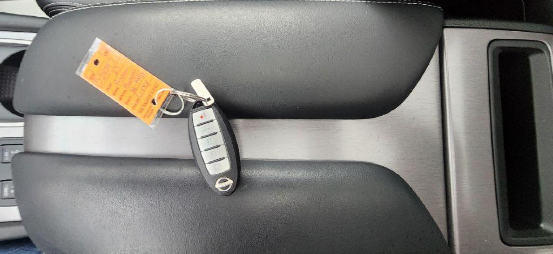2023 GRAY NISSAN MURANO SL - AWD (5N1AZ2CS9PC) with an 3.5L engine, Automatic transmission, located at 101 S. Halleck St., DeMotte, 46310, (219) 987-2922, 41.202343, -87.198189 - Photo#16